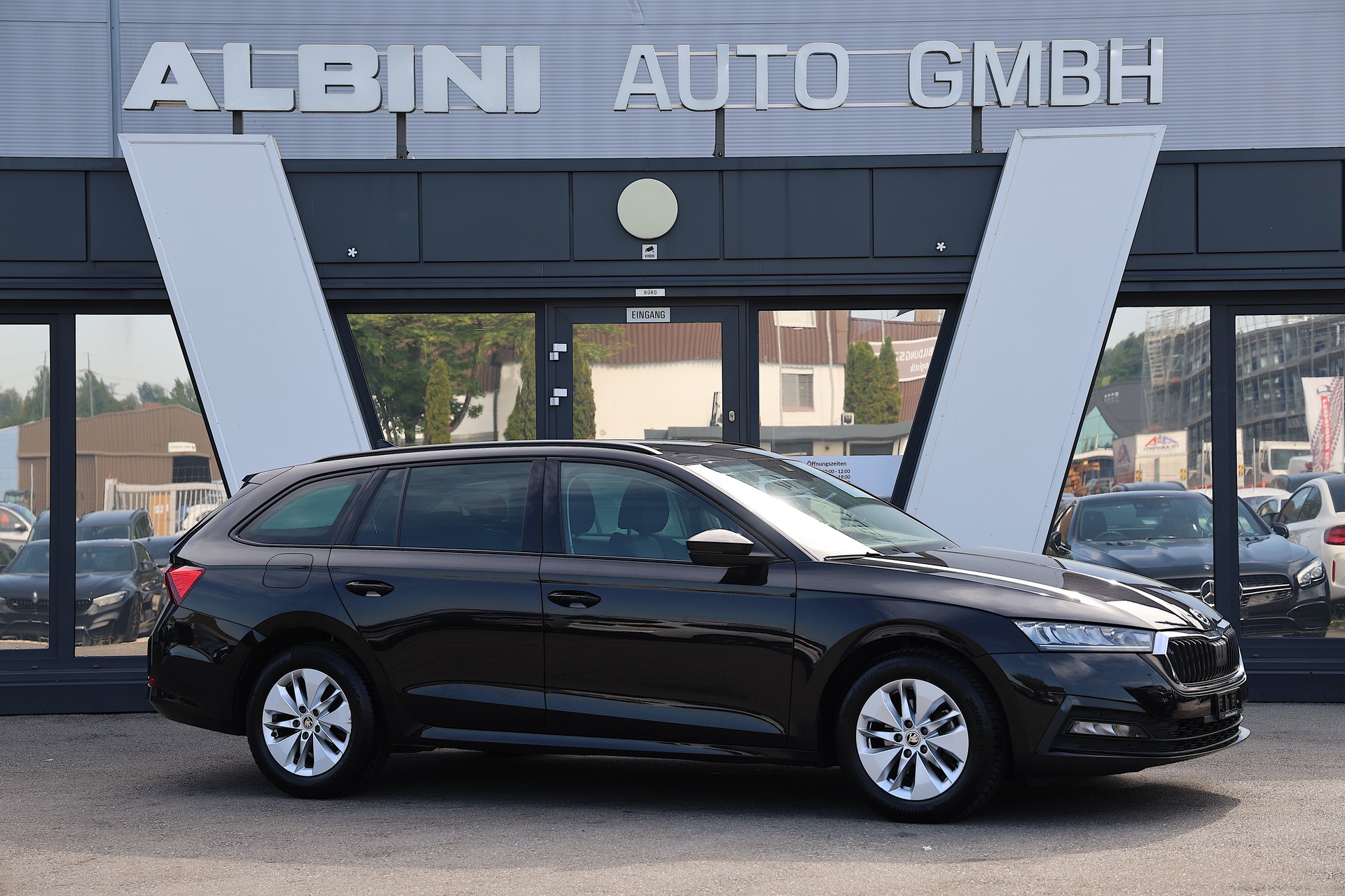 SKODA Octavia Combi 2.0 TDI DSG Ambition-image-1