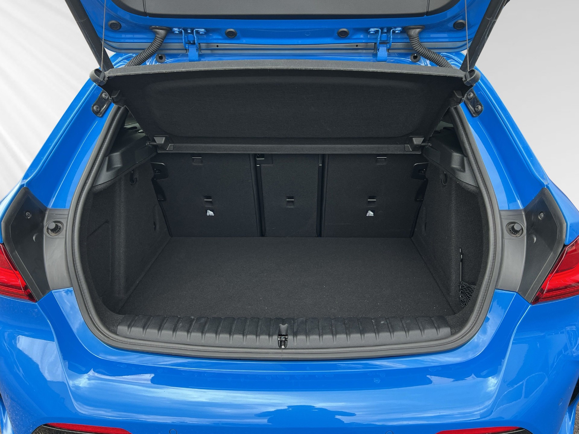BMW 120i M Sport Pro Steptronic-image-7