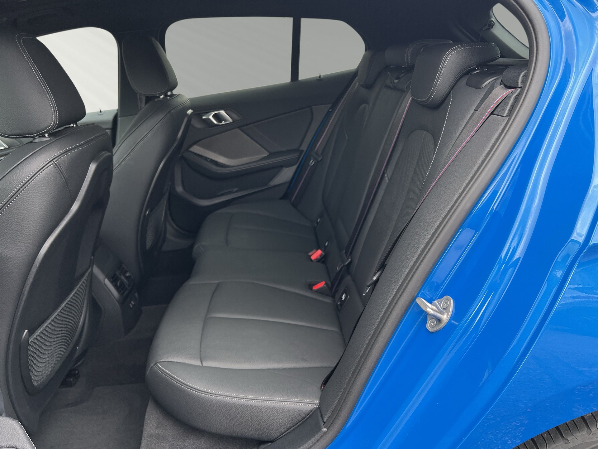 BMW 120i M Sport Pro Steptronic-image-6