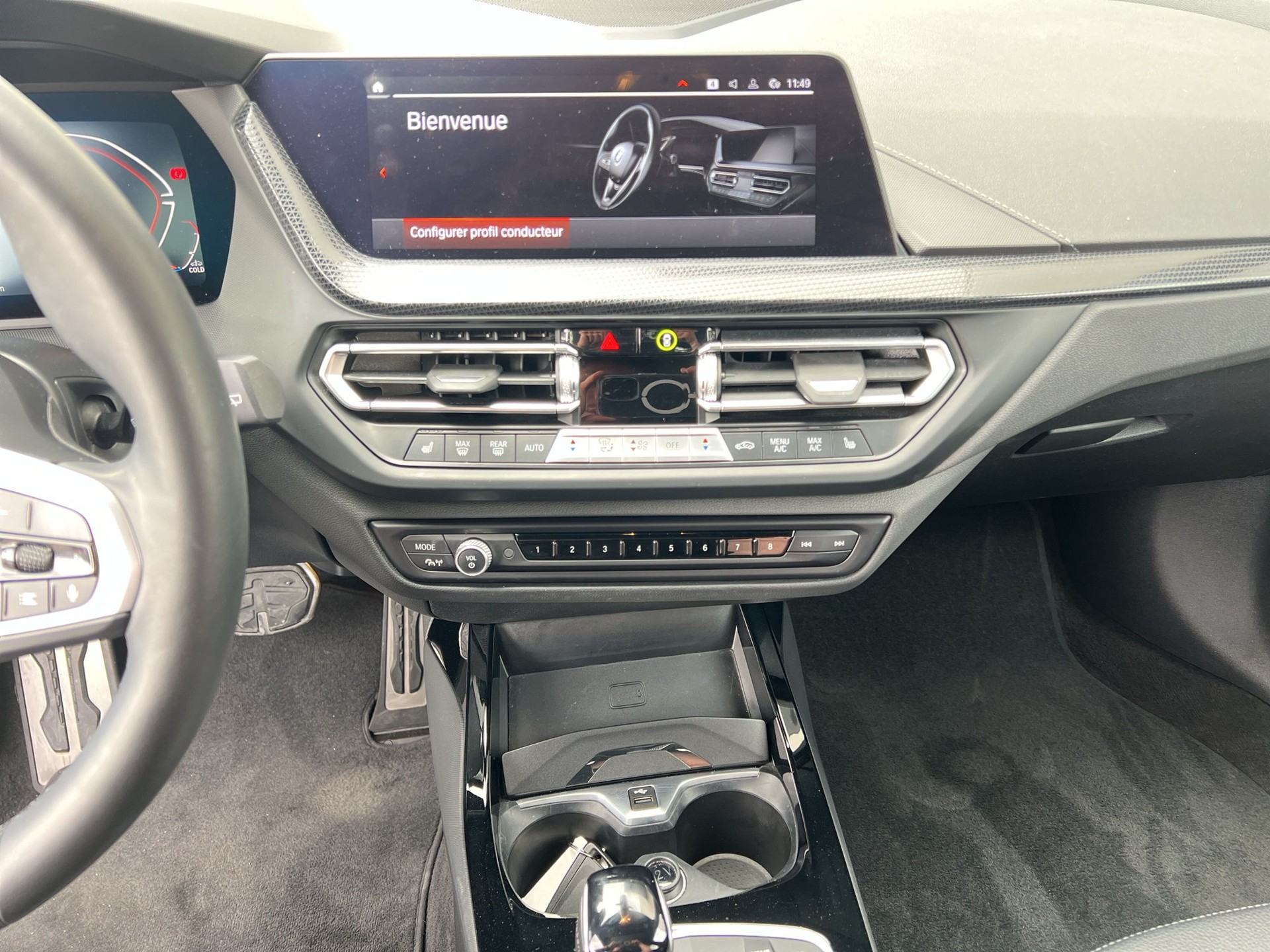 BMW 120i M Sport Pro Steptronic-image-10