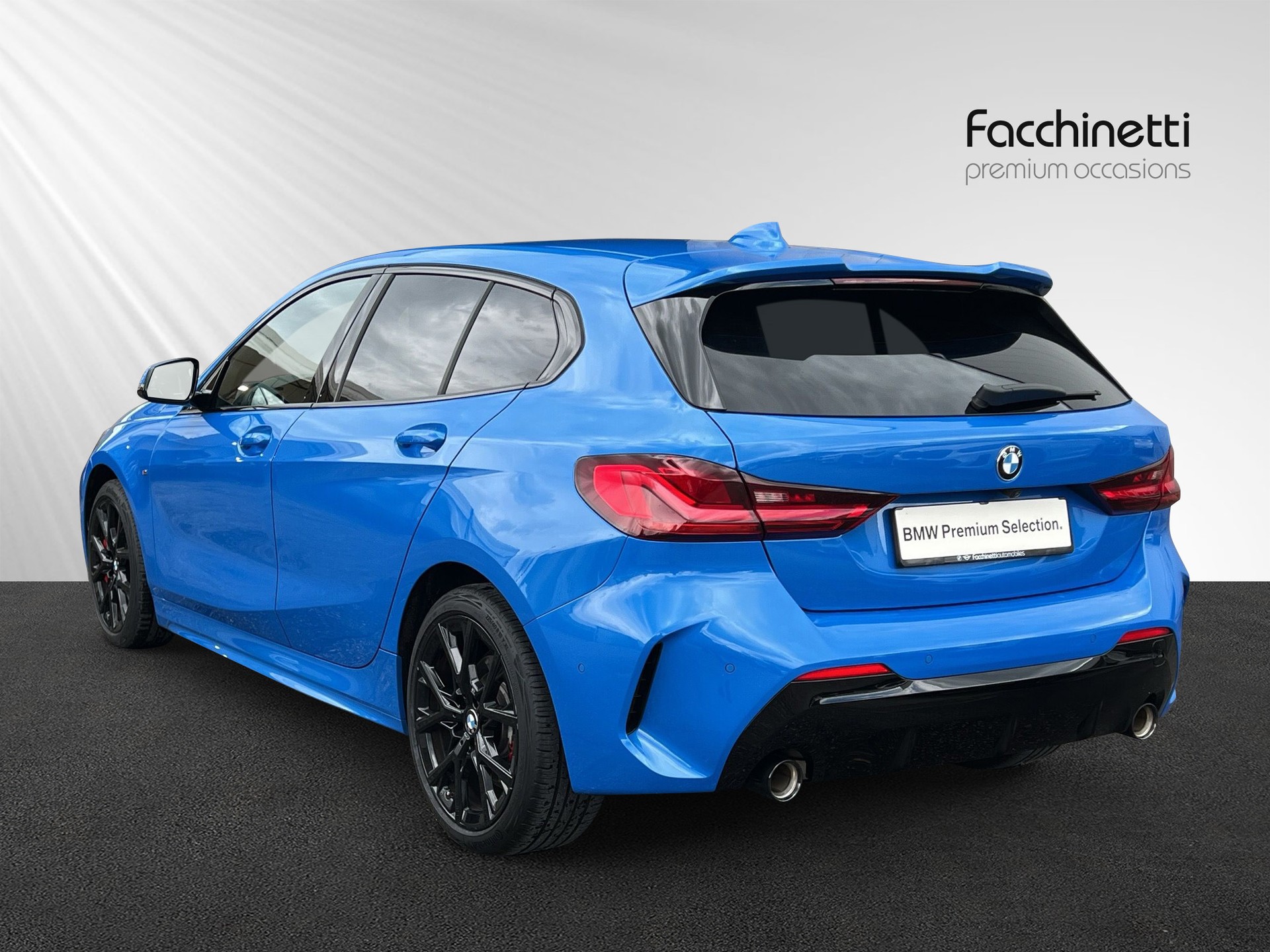BMW 120i M Sport Pro Steptronic-image-2