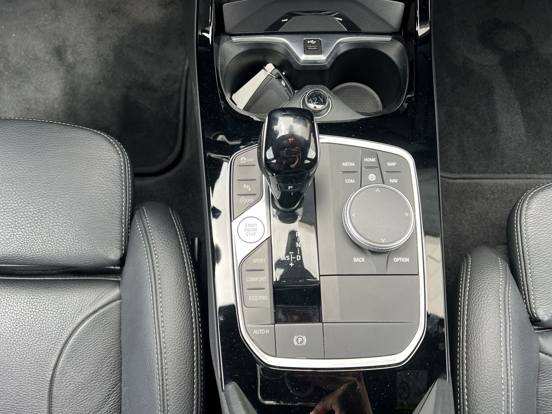 BMW 120i M Sport Pro Steptronic-image-12
