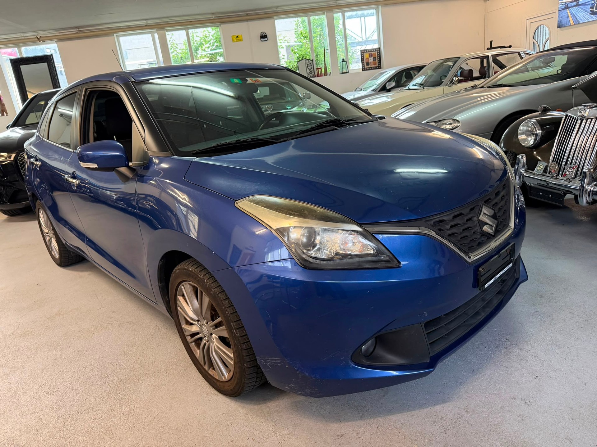 SUZUKI Baleno 1.2i Compact Top Hybrid-showroom-element-3