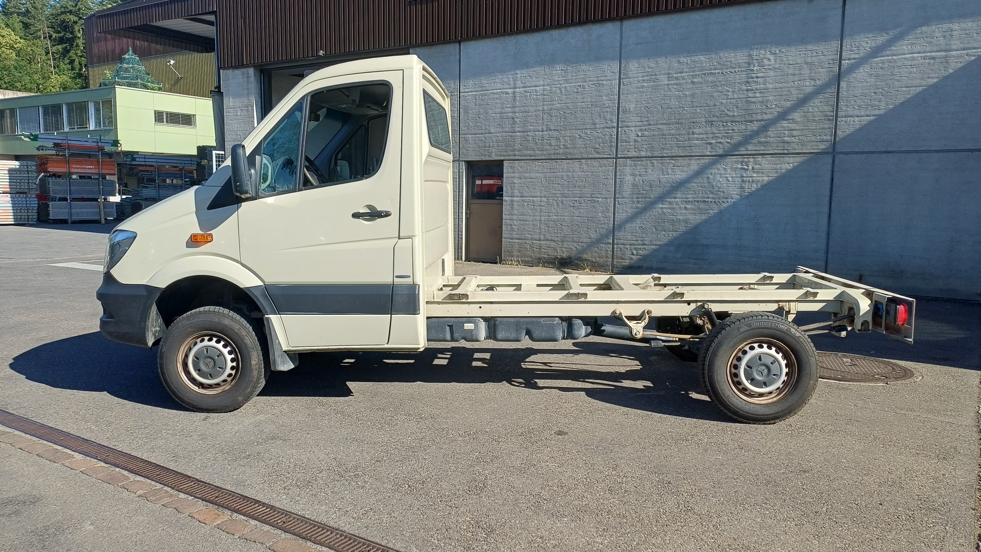 MERCEDES-BENZ Sprinter 313 CDI Standard 4x4 Automat-image-3
