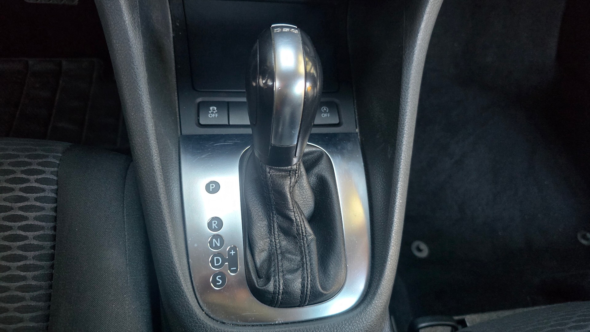 VW Golf Variant 1.6 TDI BMT Comfortline DSG-image-13