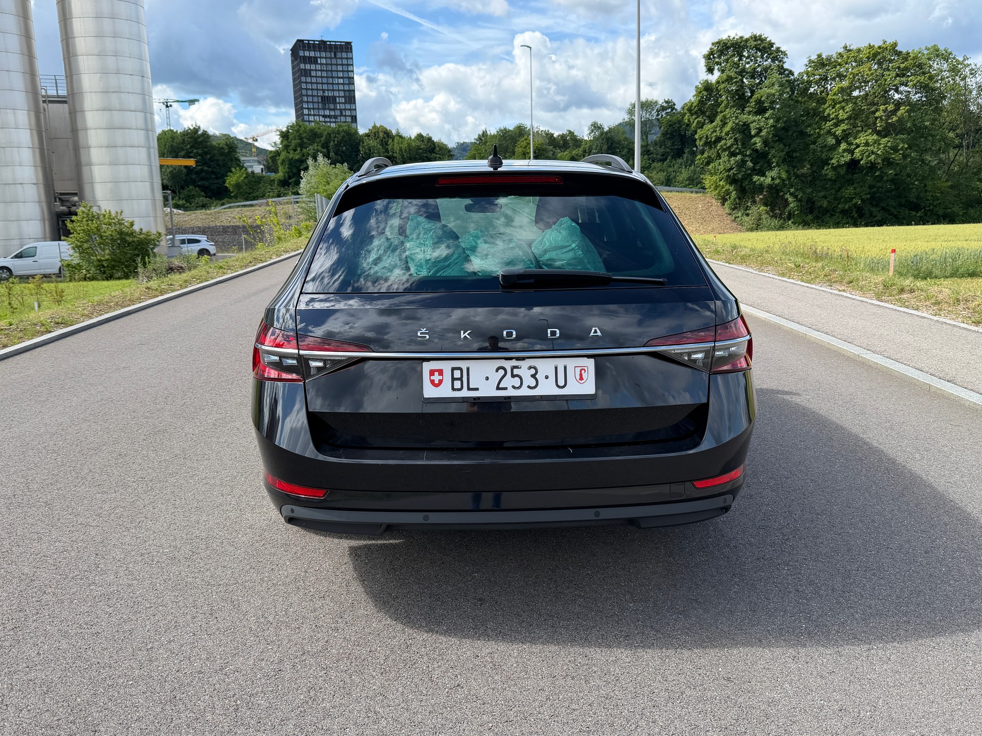 SKODA Superb Combi 2.0 TDi Ambition 4x4 DSG-image-7