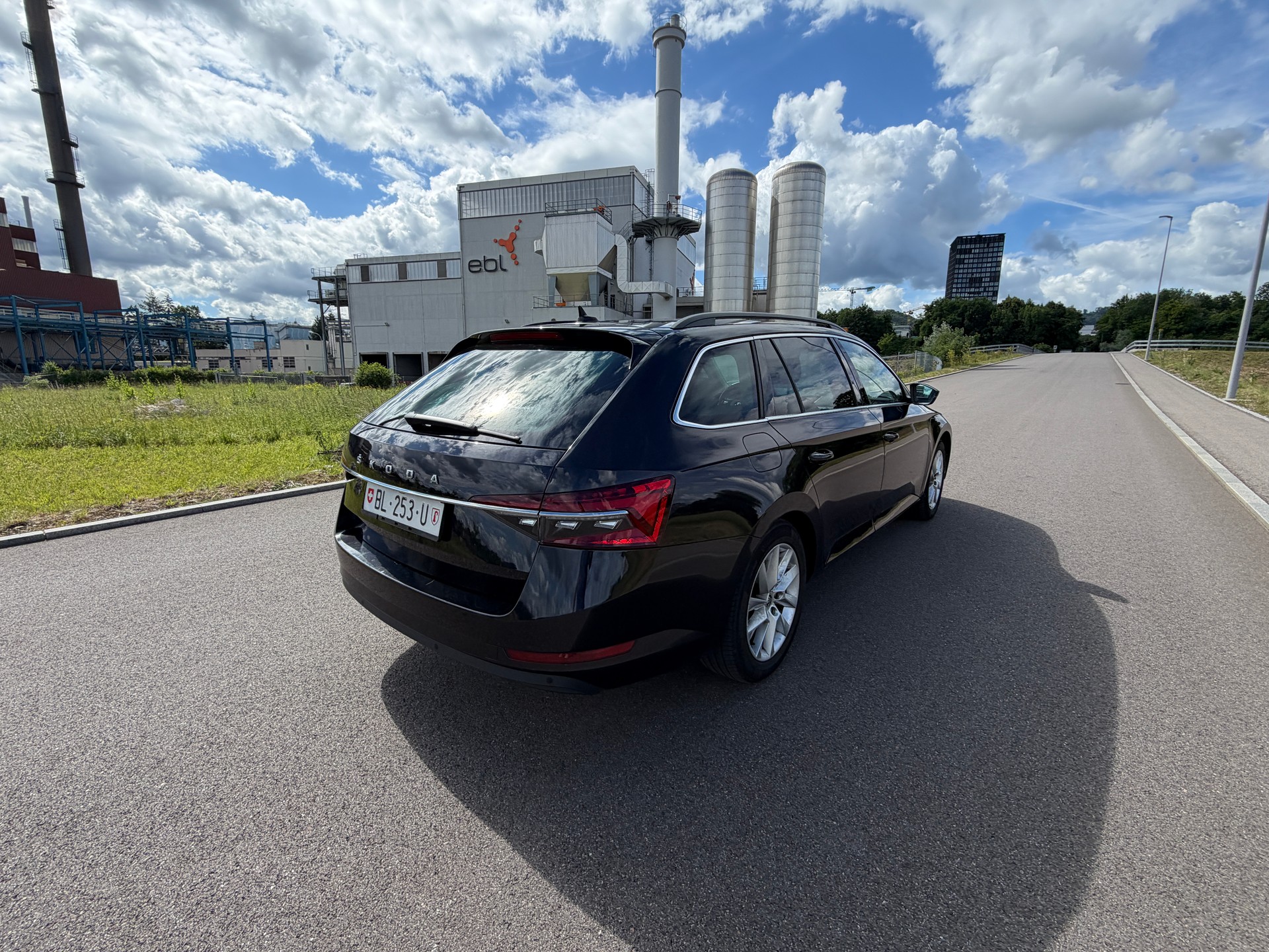 SKODA Superb Combi 2.0 TDi Ambition 4x4 DSG-image-6