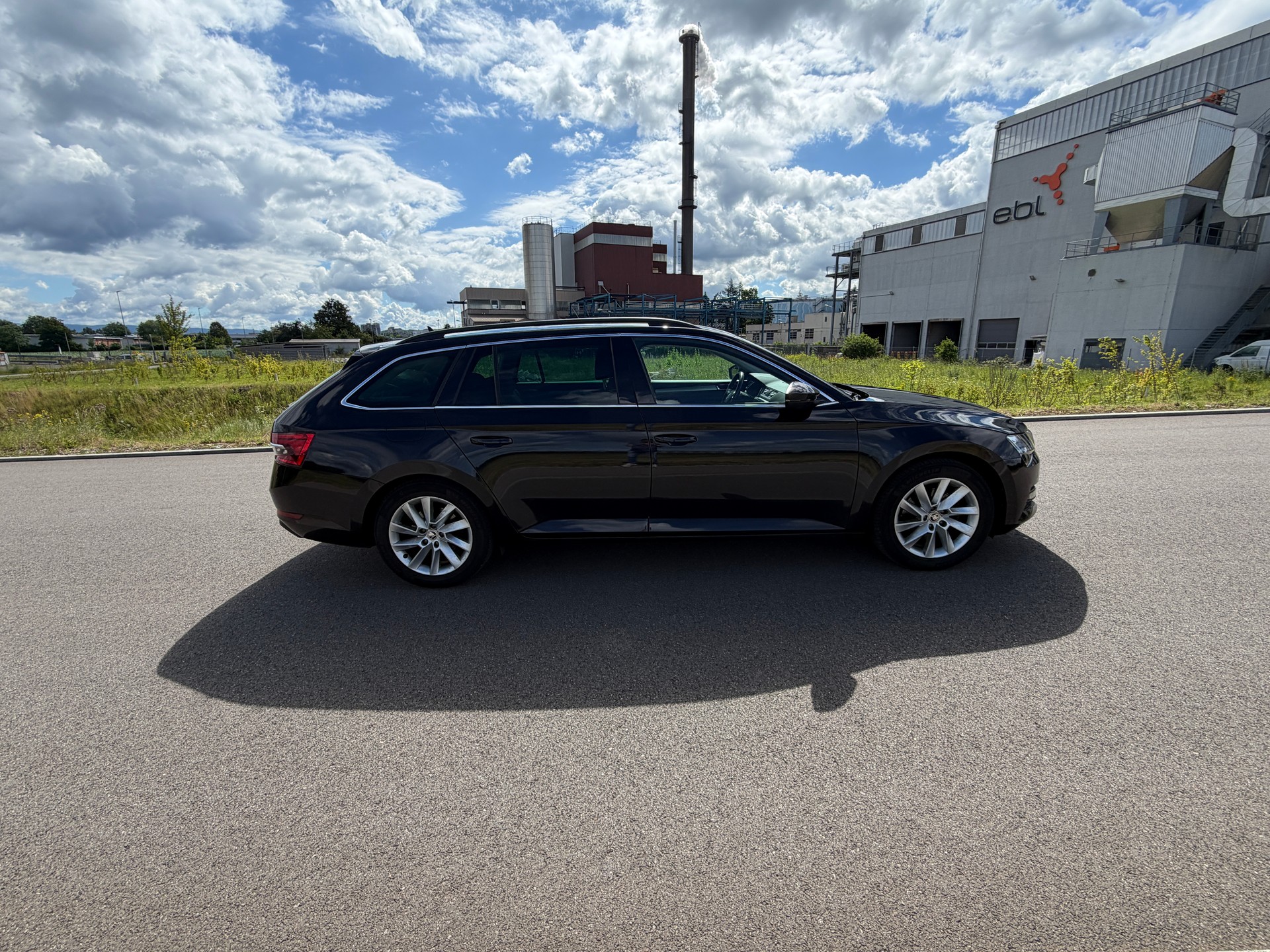 SKODA Superb Combi 2.0 TDi Ambition 4x4 DSG-image-5
