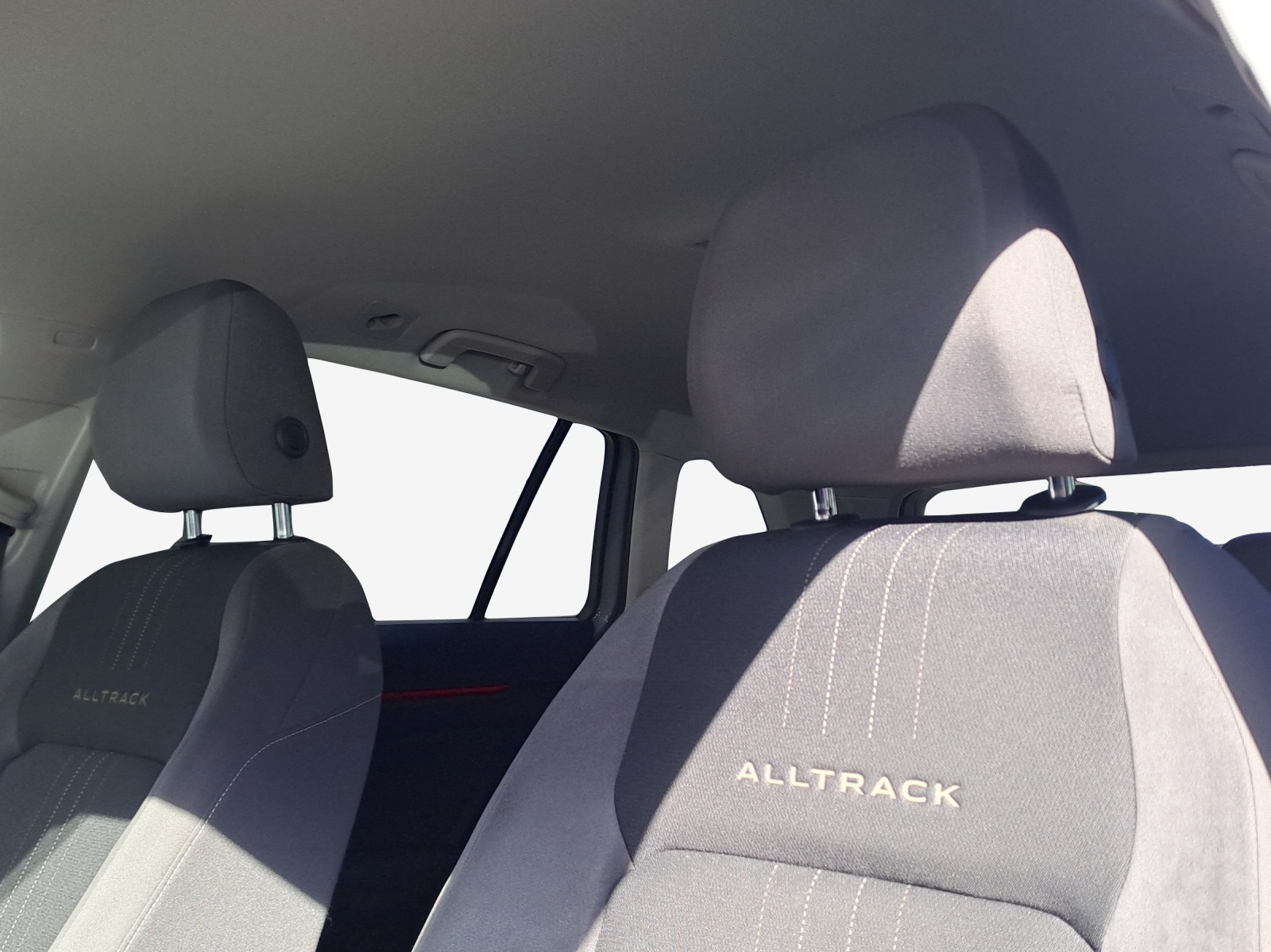 VW Golf 2.0 TDI Alltrack DSG 4Motion-image-12