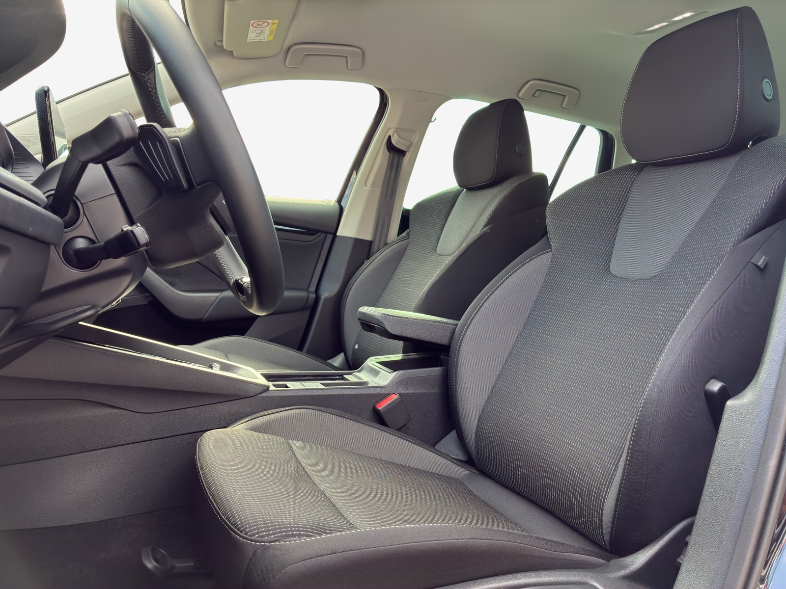 SKODA Octavia Combi 1.5 TSI mHEV DSG Dynamic-image-7