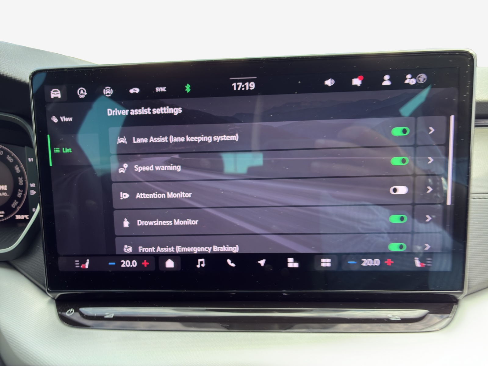 SKODA Octavia Combi 1.5 TSI mHEV DSG Dynamic-image-13