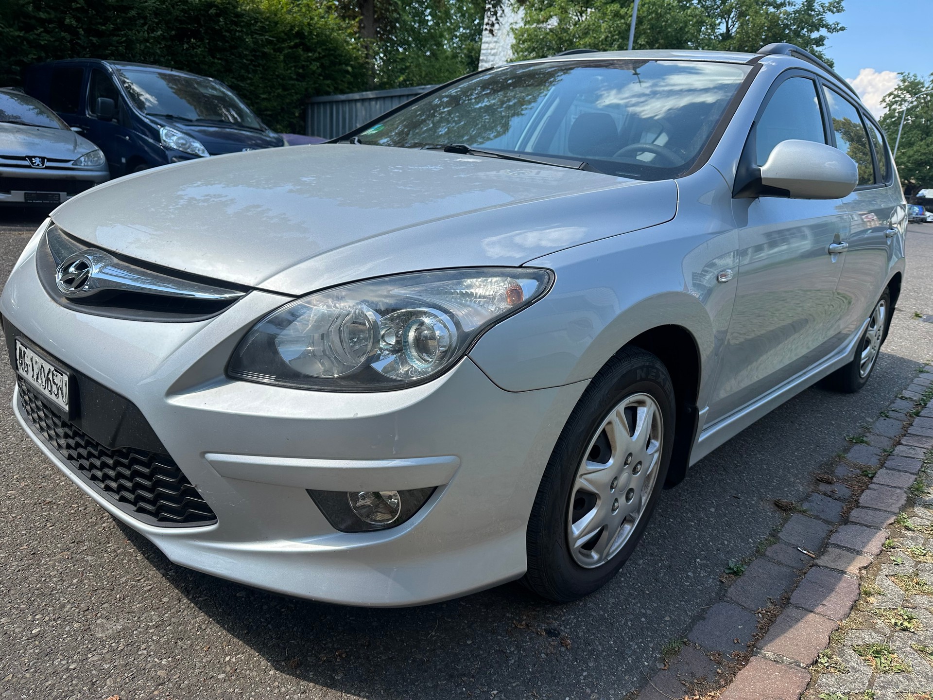 HYUNDAI i30 Wagon 1.6 Swiss Plus Edition-image-1