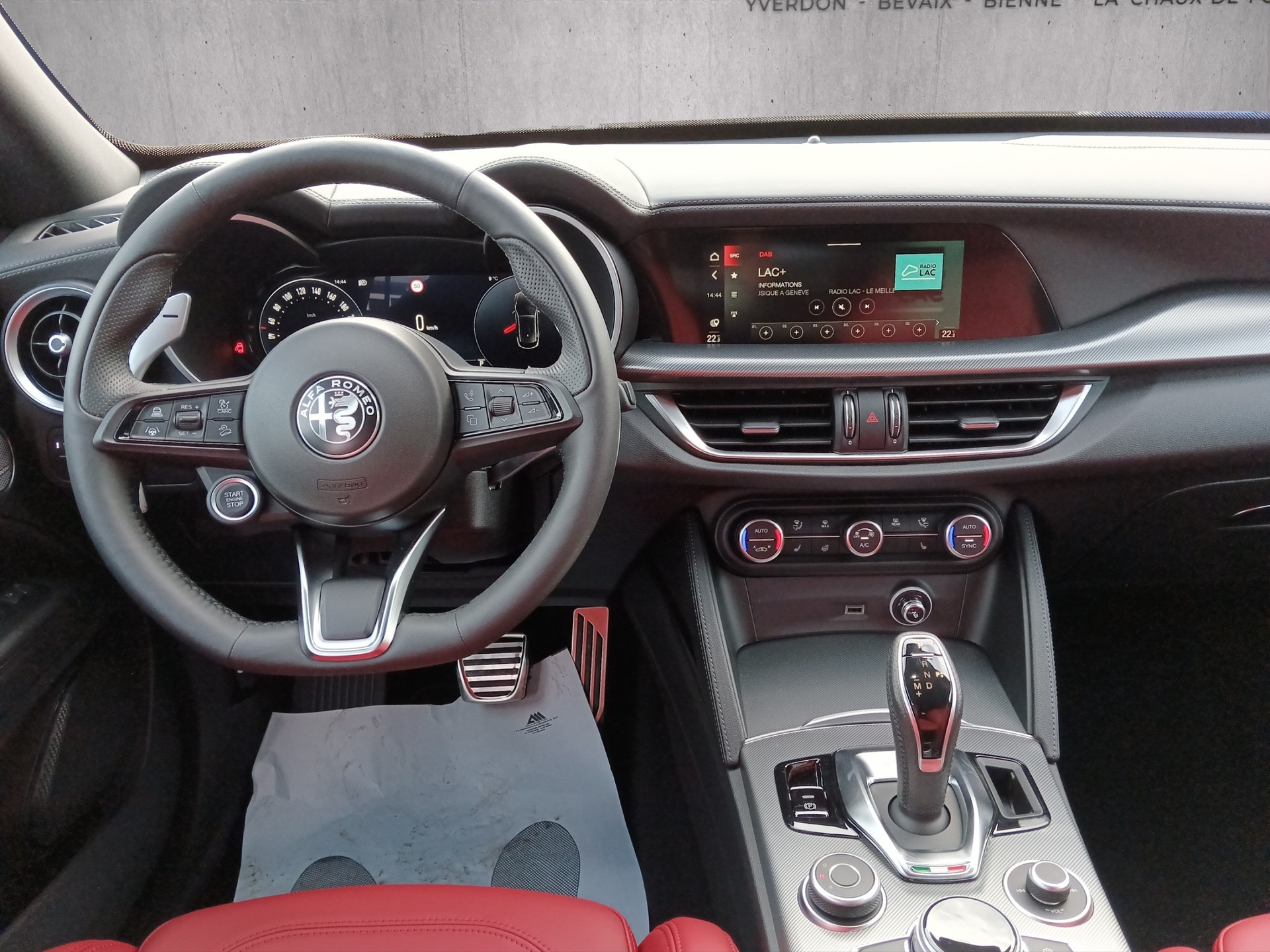 ALFA ROMEO STELVIO 2.0 Q4 280 Veloce-image-8