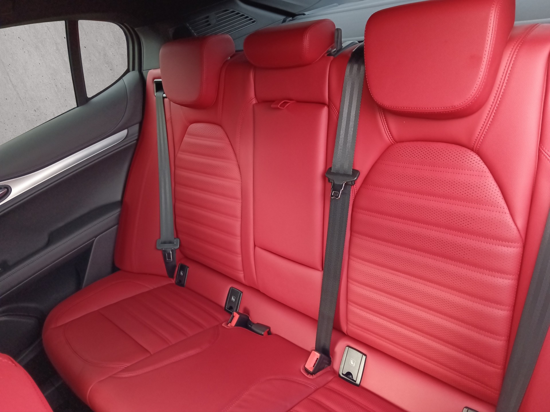 ALFA ROMEO STELVIO 2.0 Q4 280 Veloce-image-11