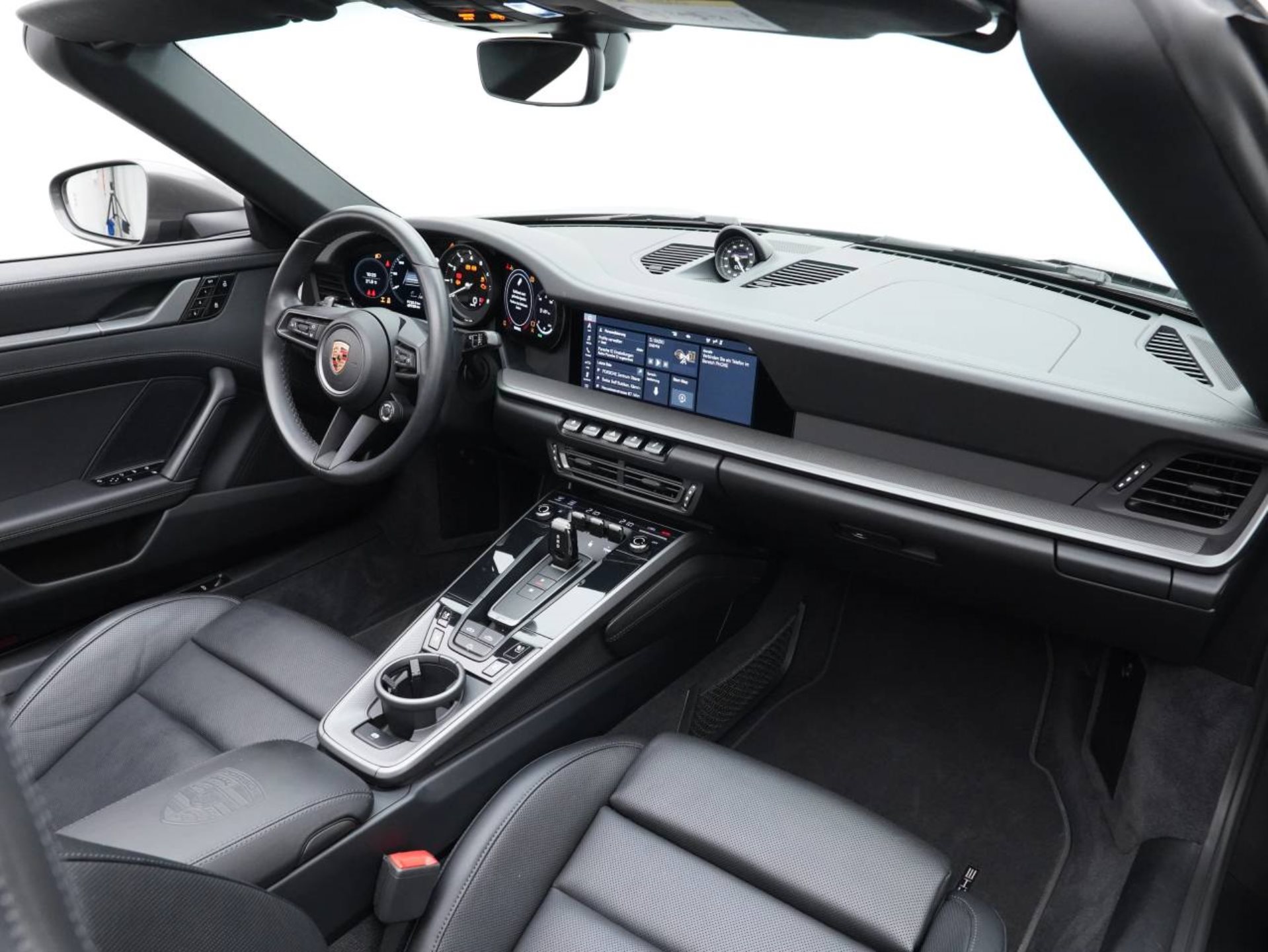 PORSCHE 911 Carrera 4 Cabriolet-image-23