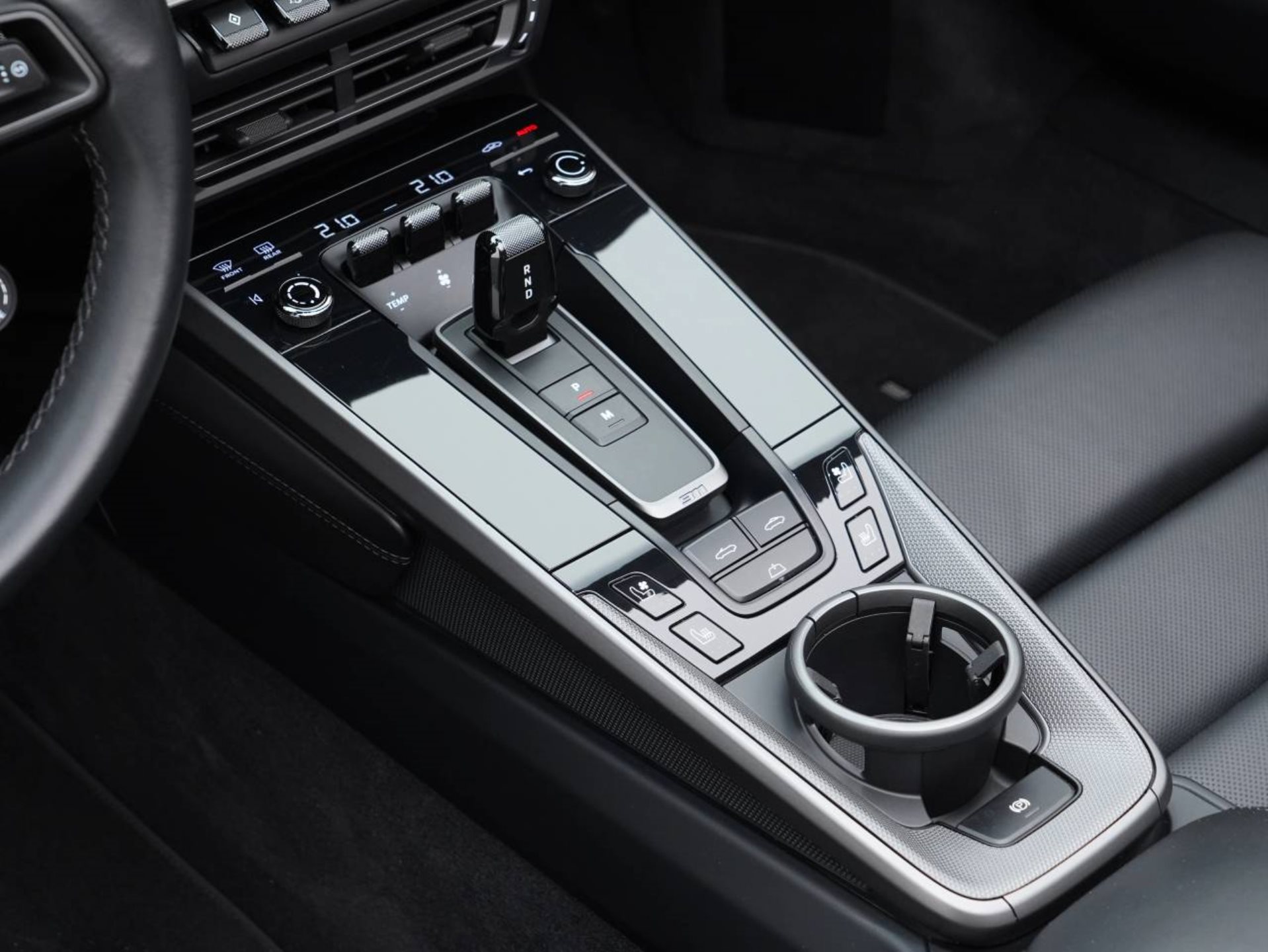 PORSCHE 911 Carrera 4 Cabriolet-image-19