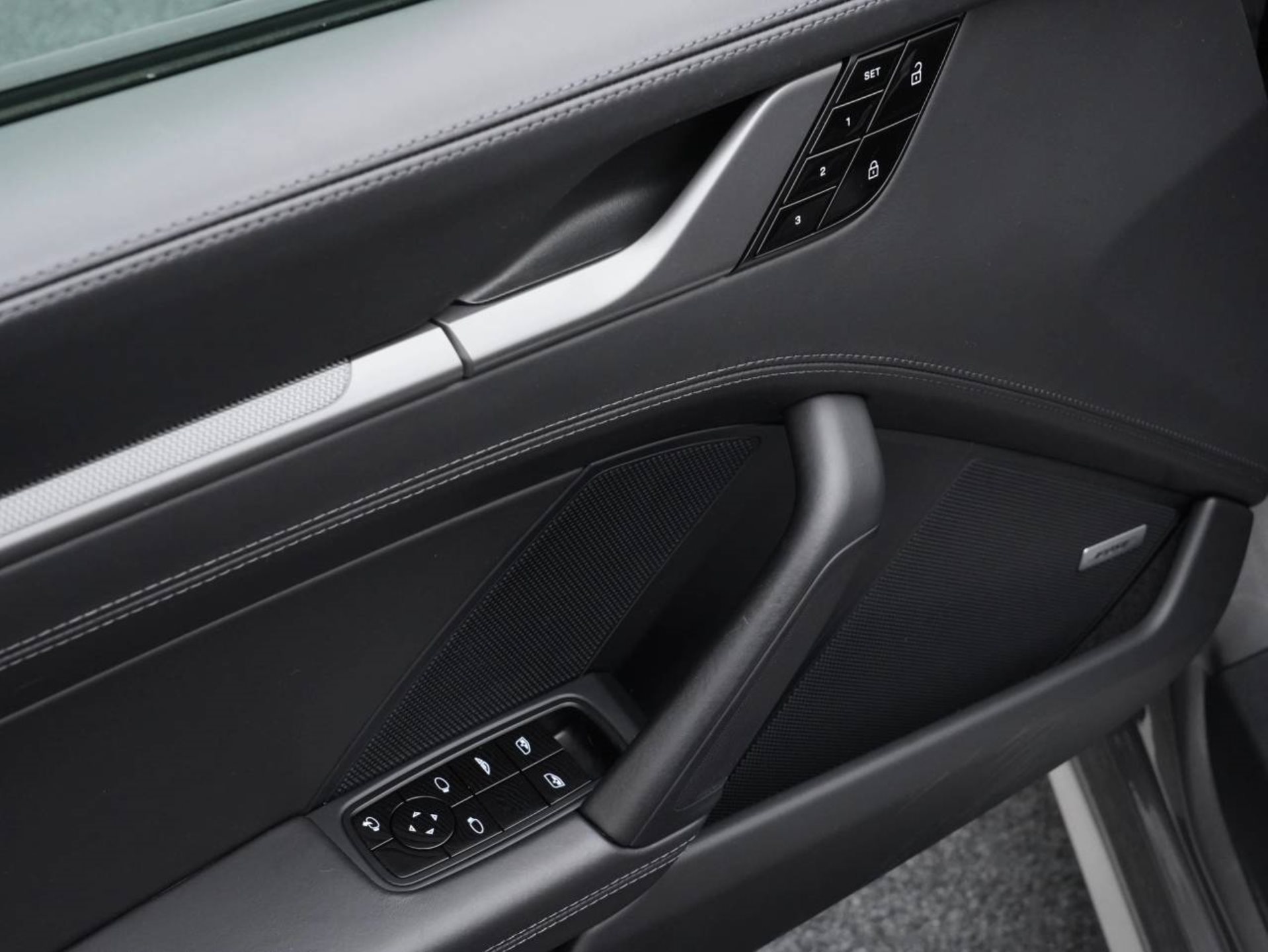 PORSCHE 911 Carrera 4 Cabriolet-image-21