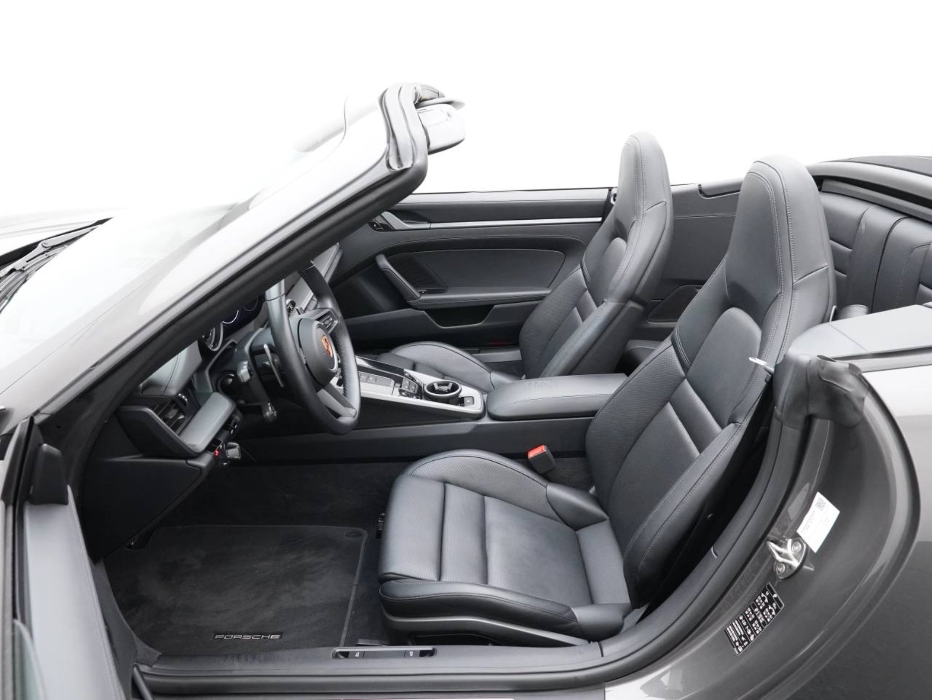 PORSCHE 911 Carrera 4 Cabriolet-image-4