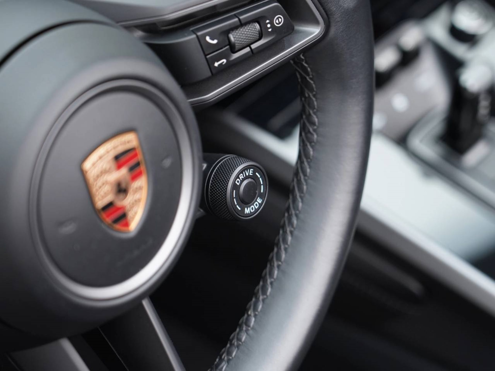 PORSCHE 911 Carrera 4 Cabriolet-image-31