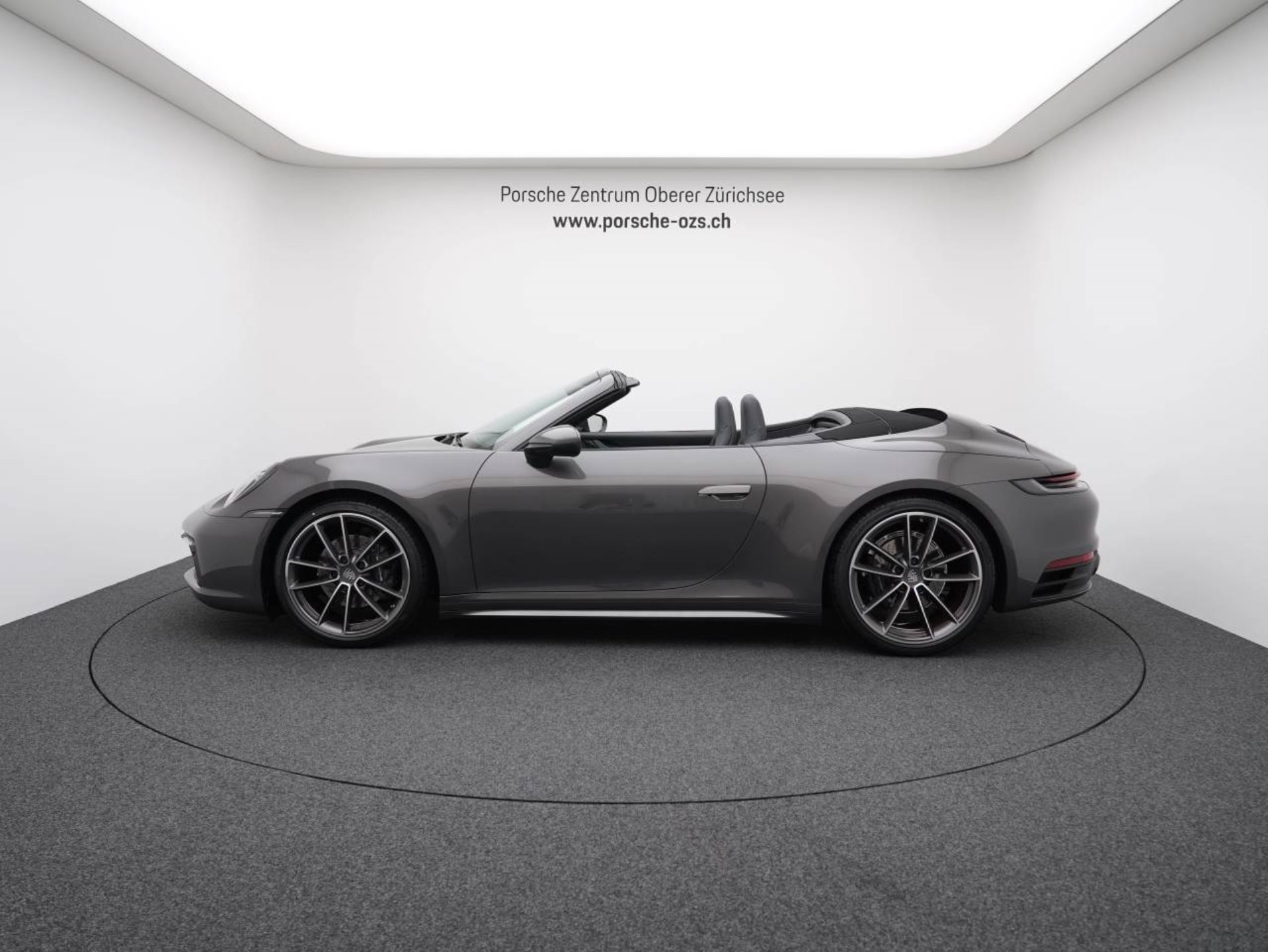 PORSCHE 911 Carrera 4 Cabriolet-image-1