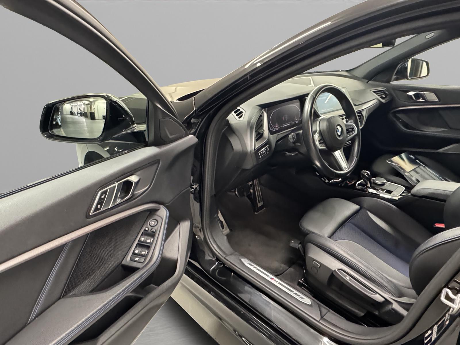 BMW 118i-image-11