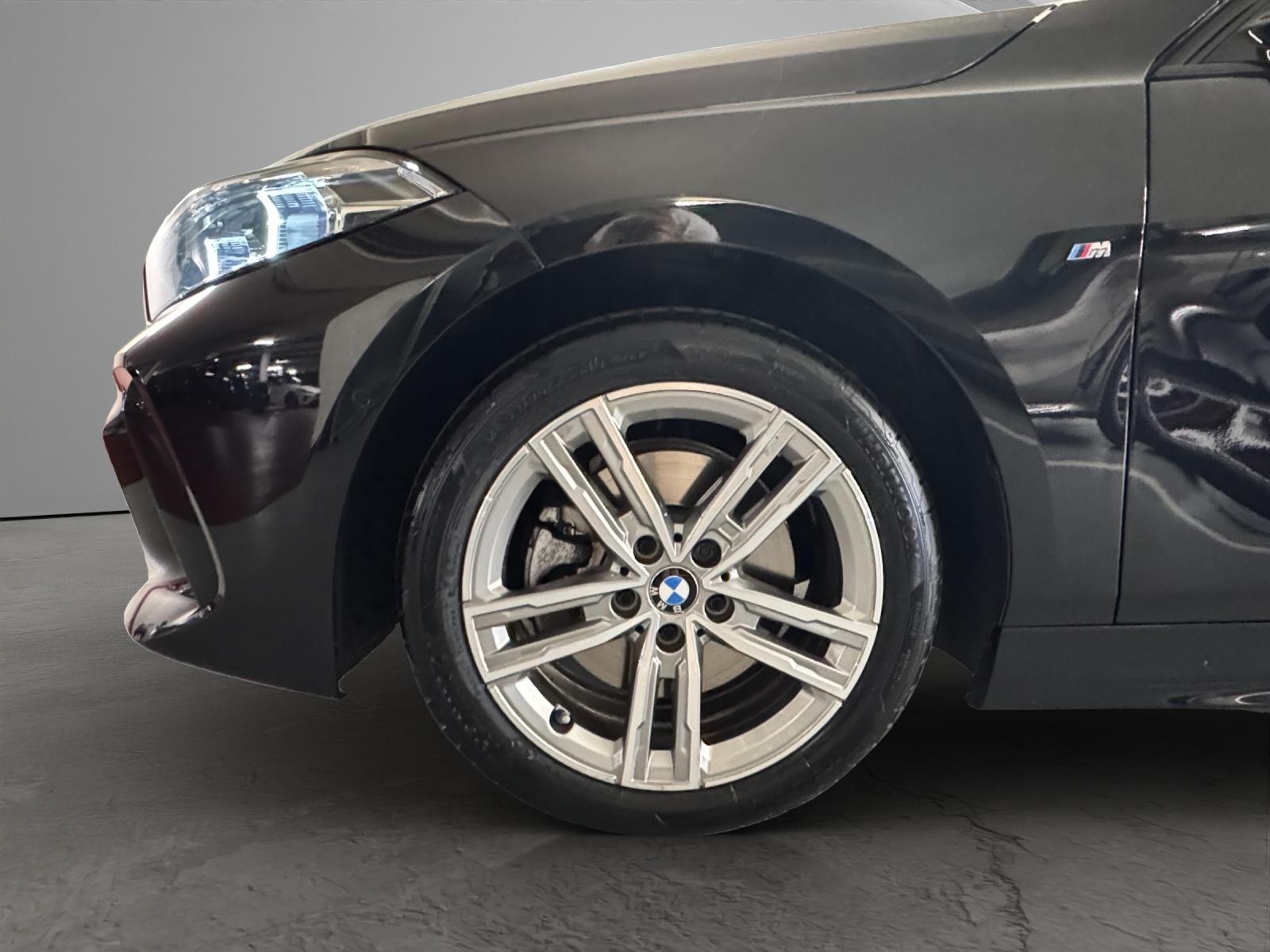 BMW 118i-image-8