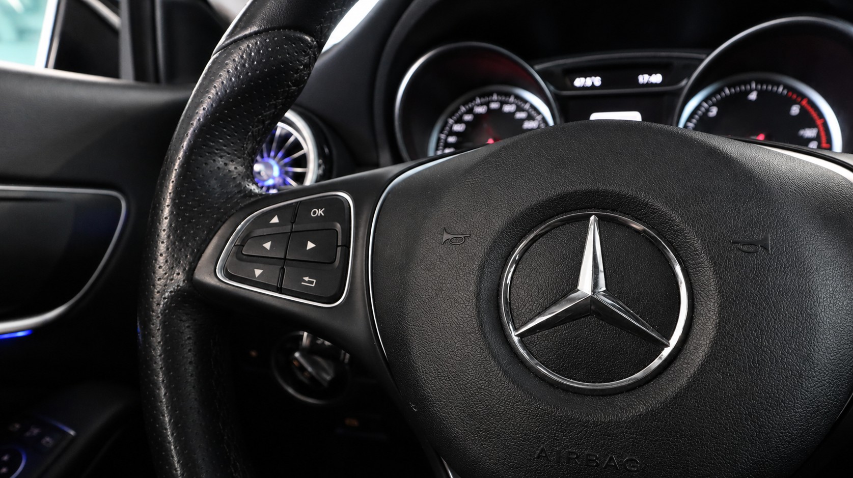 MERCEDES-BENZ CLA Shooting Brake 200 d 7G-DCT-image-7