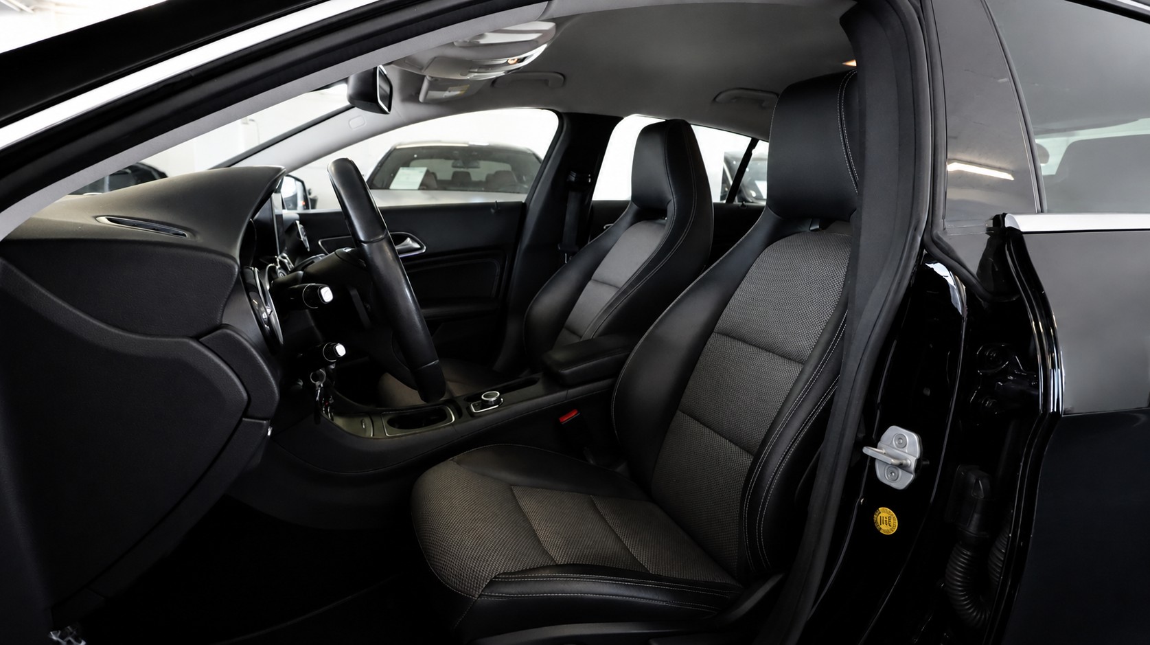 MERCEDES-BENZ CLA Shooting Brake 200 d 7G-DCT-image-4