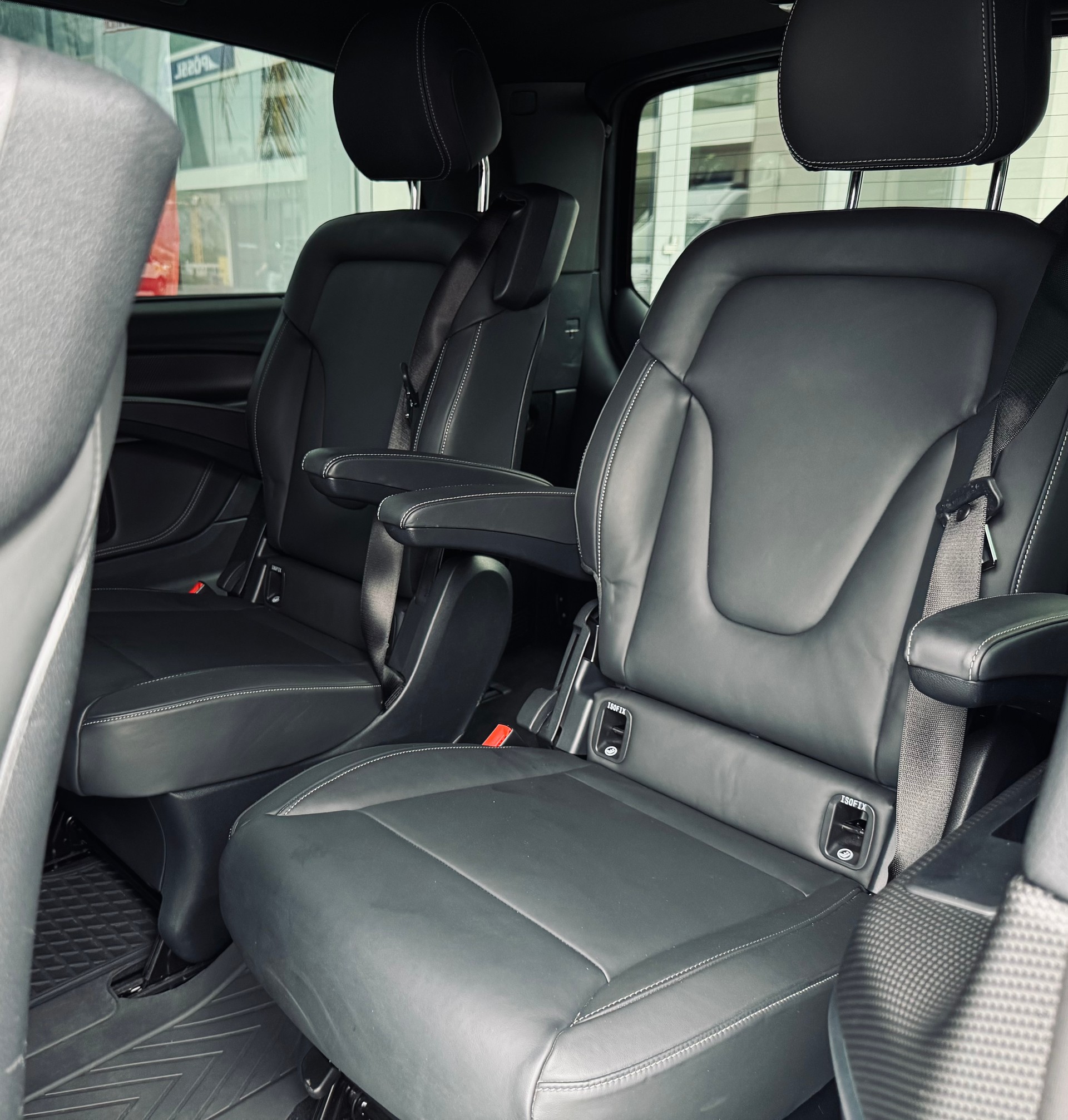 MERCEDES-BENZ V 250 d Swiss Edition lang 4Matic AMG Line-image-13