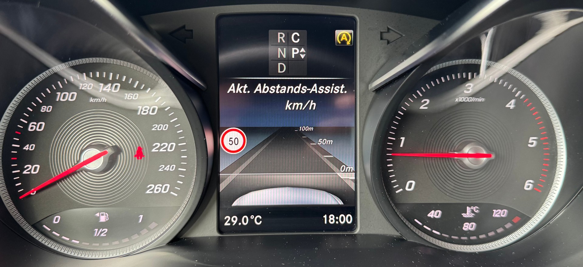MERCEDES-BENZ V 250 d Swiss Edition lang 4Matic AMG Line-image-19