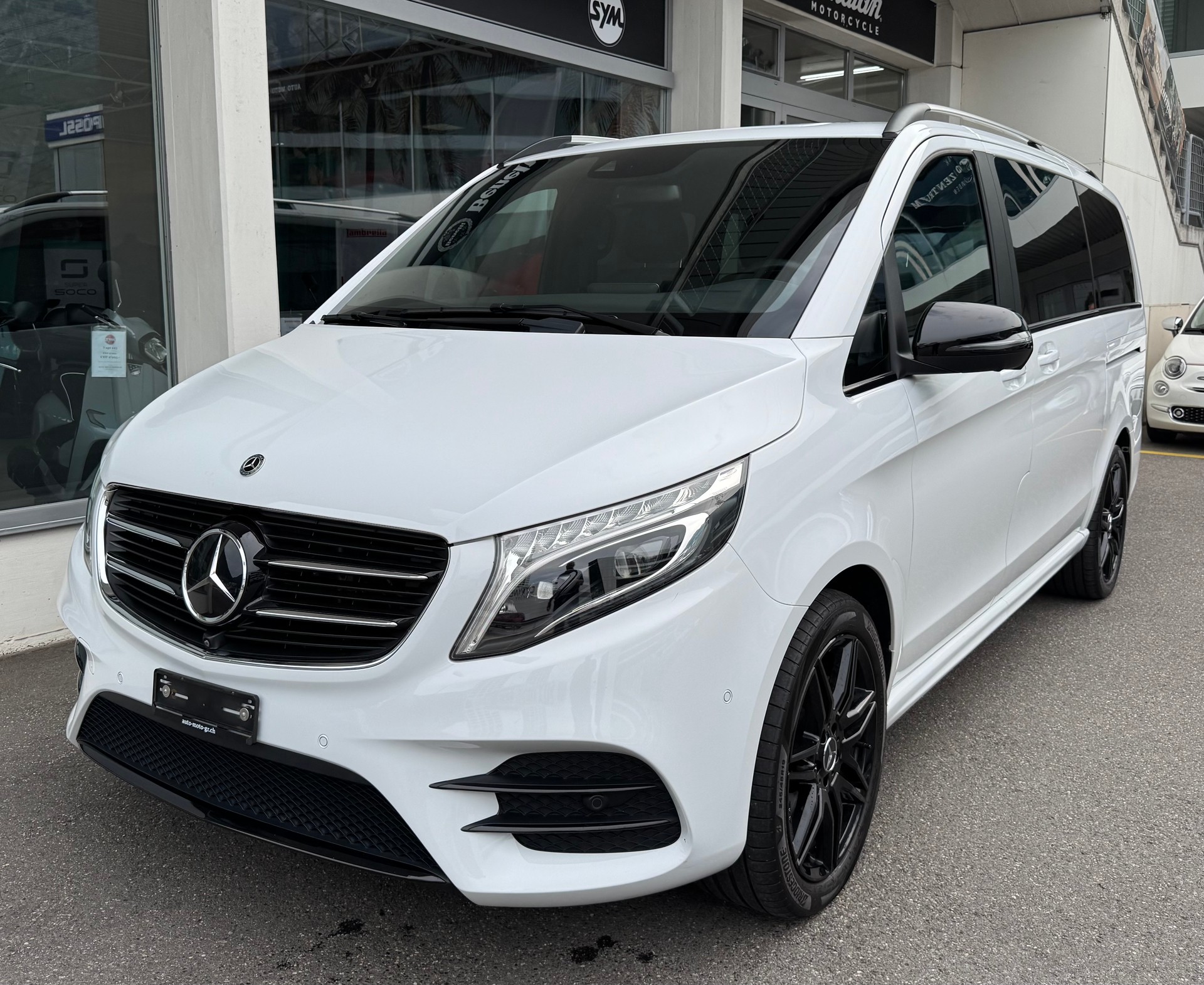 MERCEDES-BENZ V 250 d Swiss Edition lang 4Matic AMG Line-image-8
