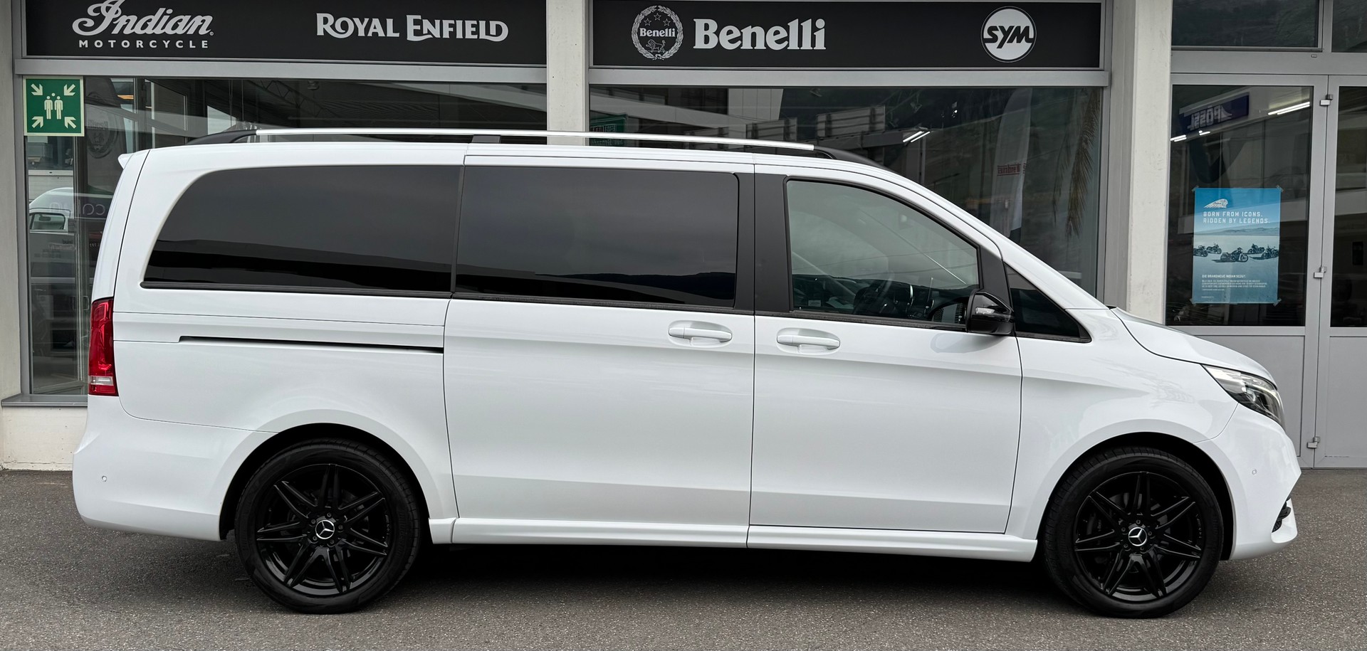 MERCEDES-BENZ V 250 d Swiss Edition lang 4Matic AMG Line-image-1
