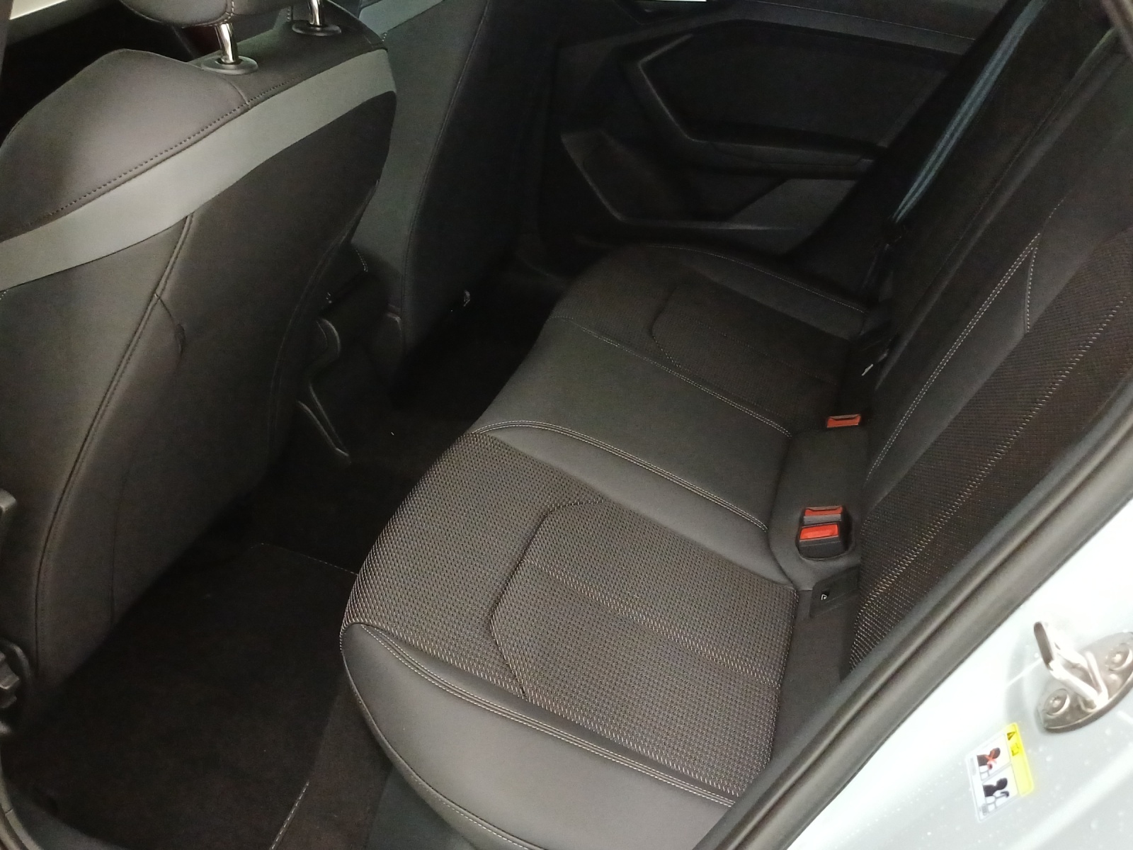 AUDI A1 Sportback 30 TFSI S Line Attraction S-tronic-image-11