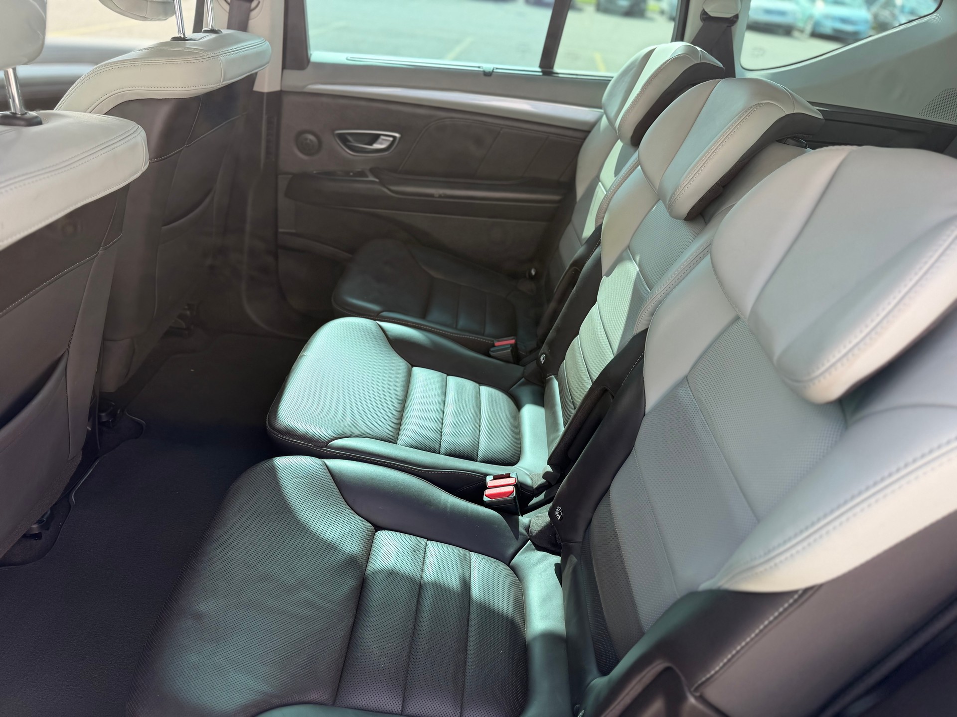 RENAULT Espace 1.6 dCi Initiale Paris EDC AUTOMAT. 7 Plätze-image-14