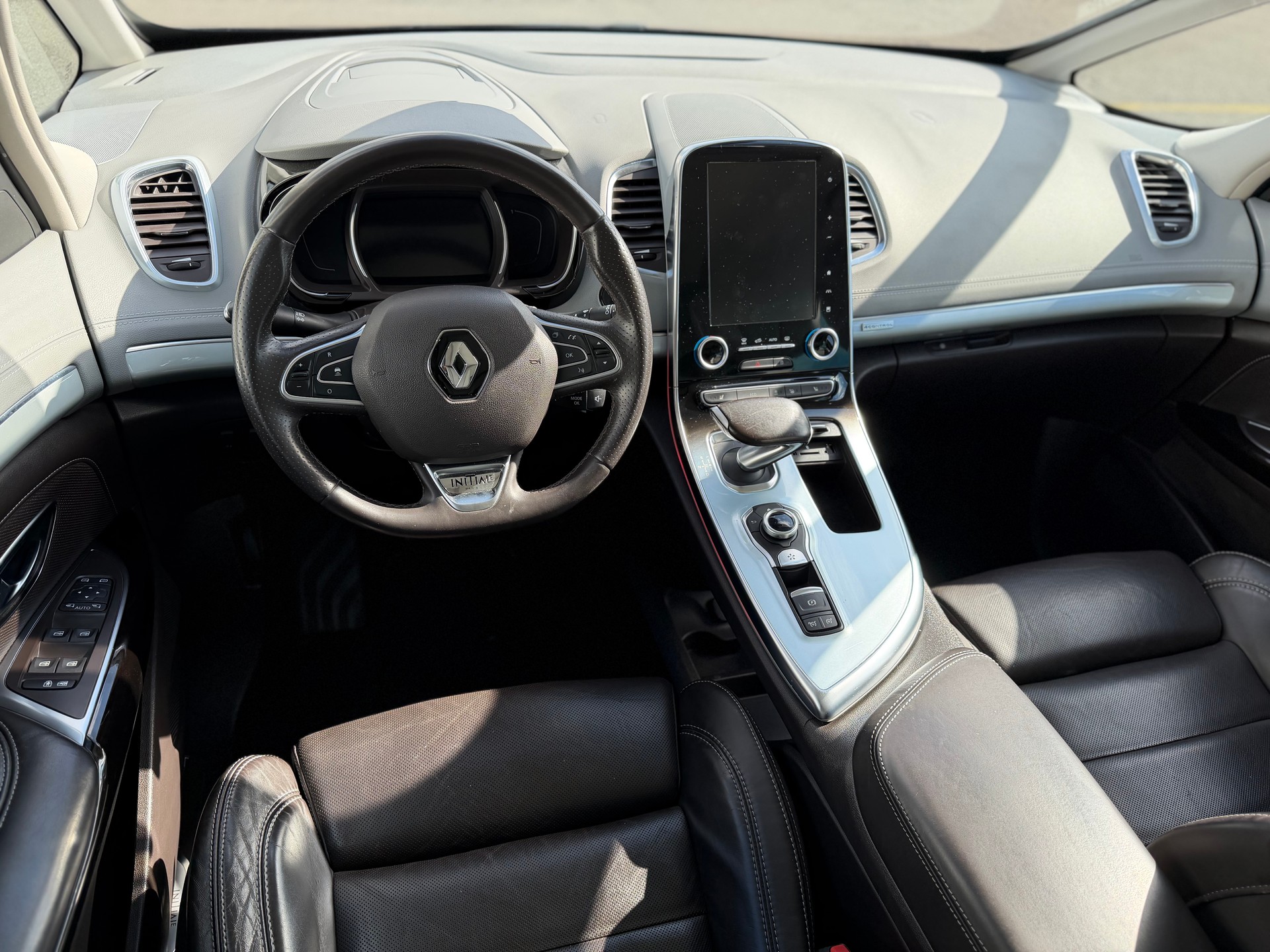 RENAULT Espace 1.6 dCi Initiale Paris EDC AUTOMAT. 7 Plätze-image-15