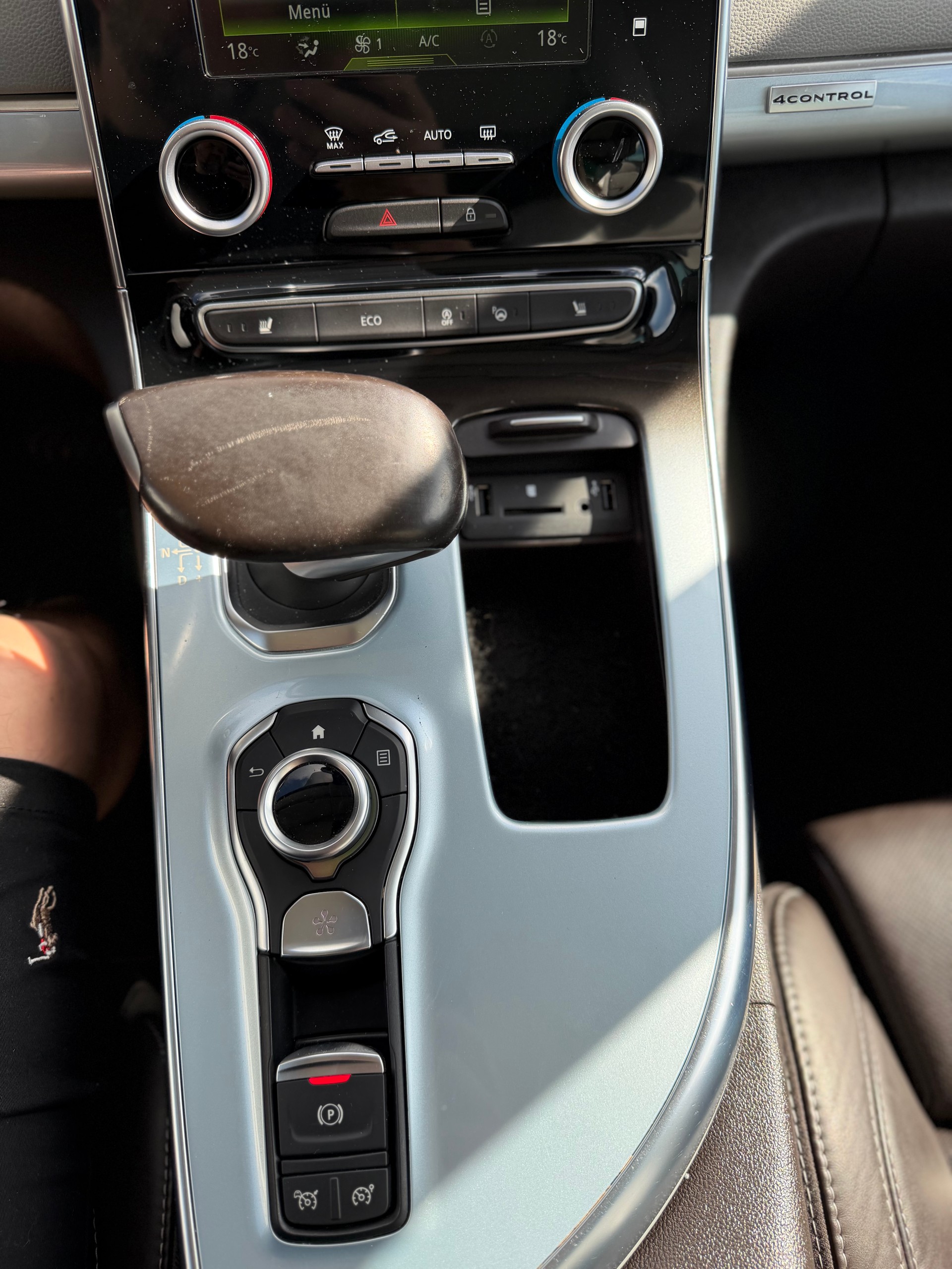 RENAULT Espace 1.6 dCi Initiale Paris EDC AUTOMAT. 7 Plätze-image-10