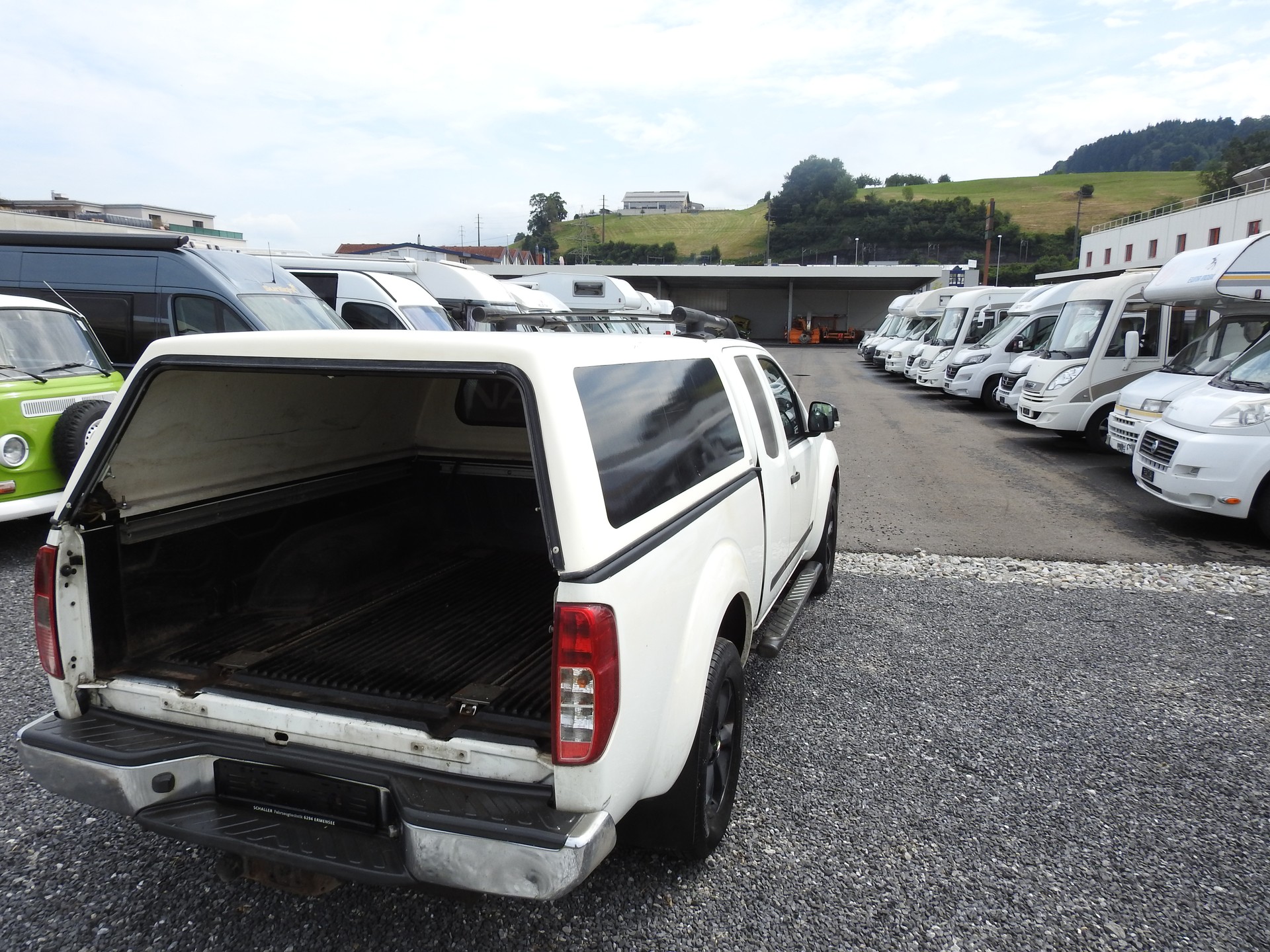 NISSAN Navara King Cab XE 2.5 dCi 4WD-image-6