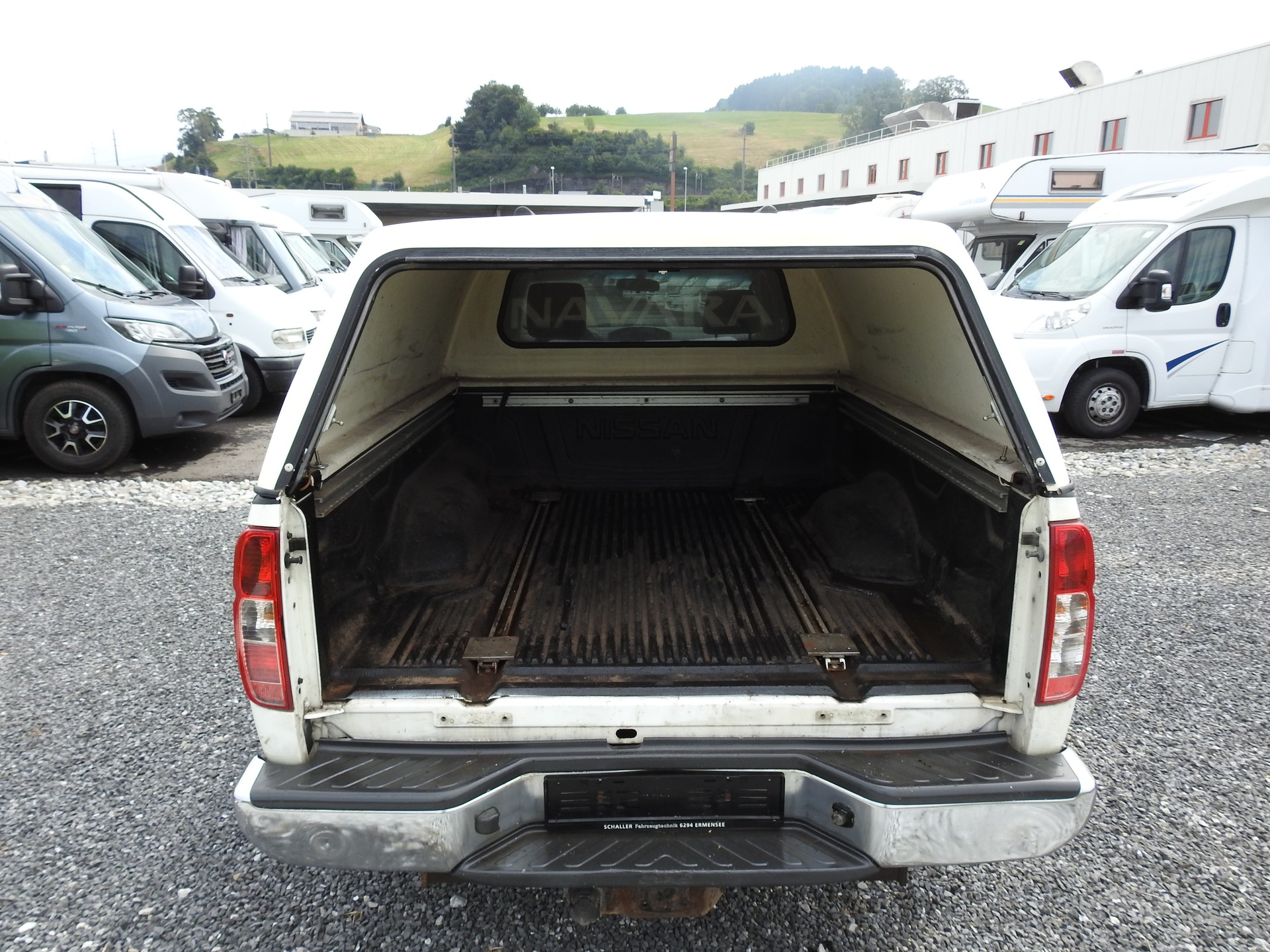 NISSAN Navara King Cab XE 2.5 dCi 4WD-image-4