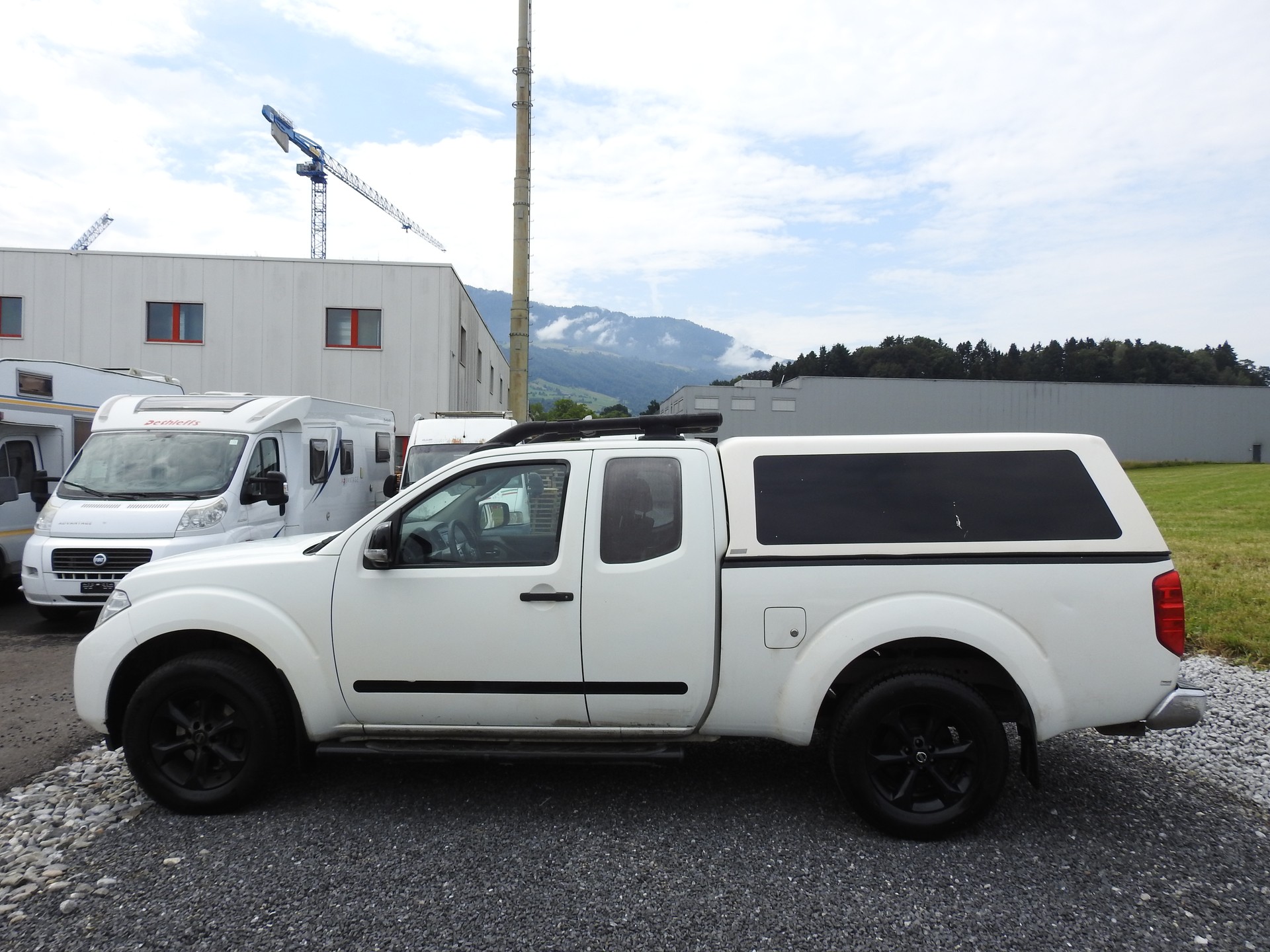 NISSAN Navara King Cab XE 2.5 dCi 4WD-image-2