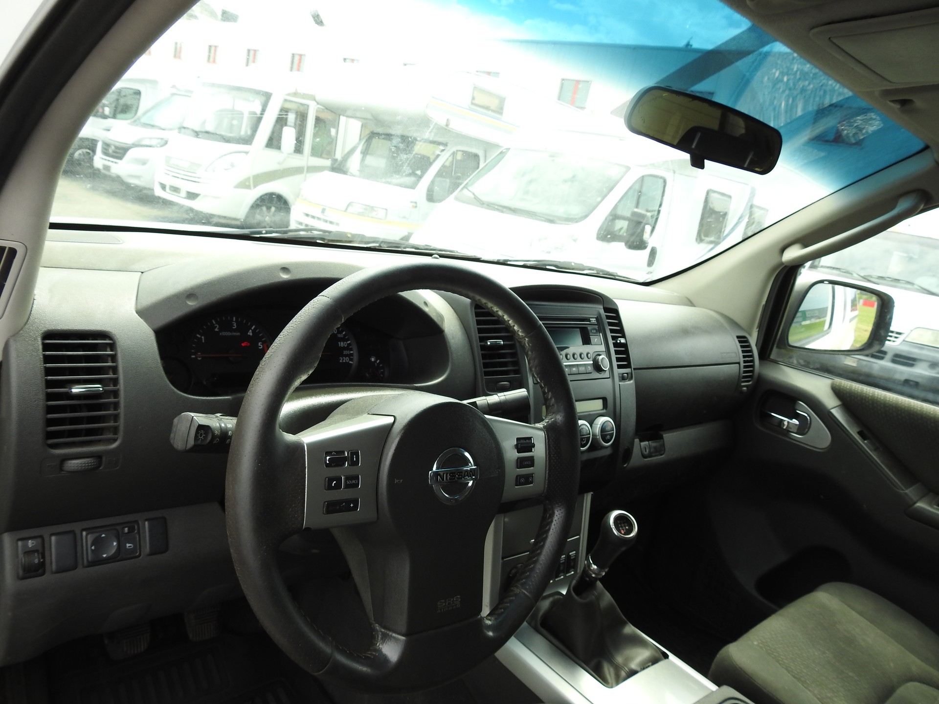NISSAN Navara King Cab XE 2.5 dCi 4WD-image-11