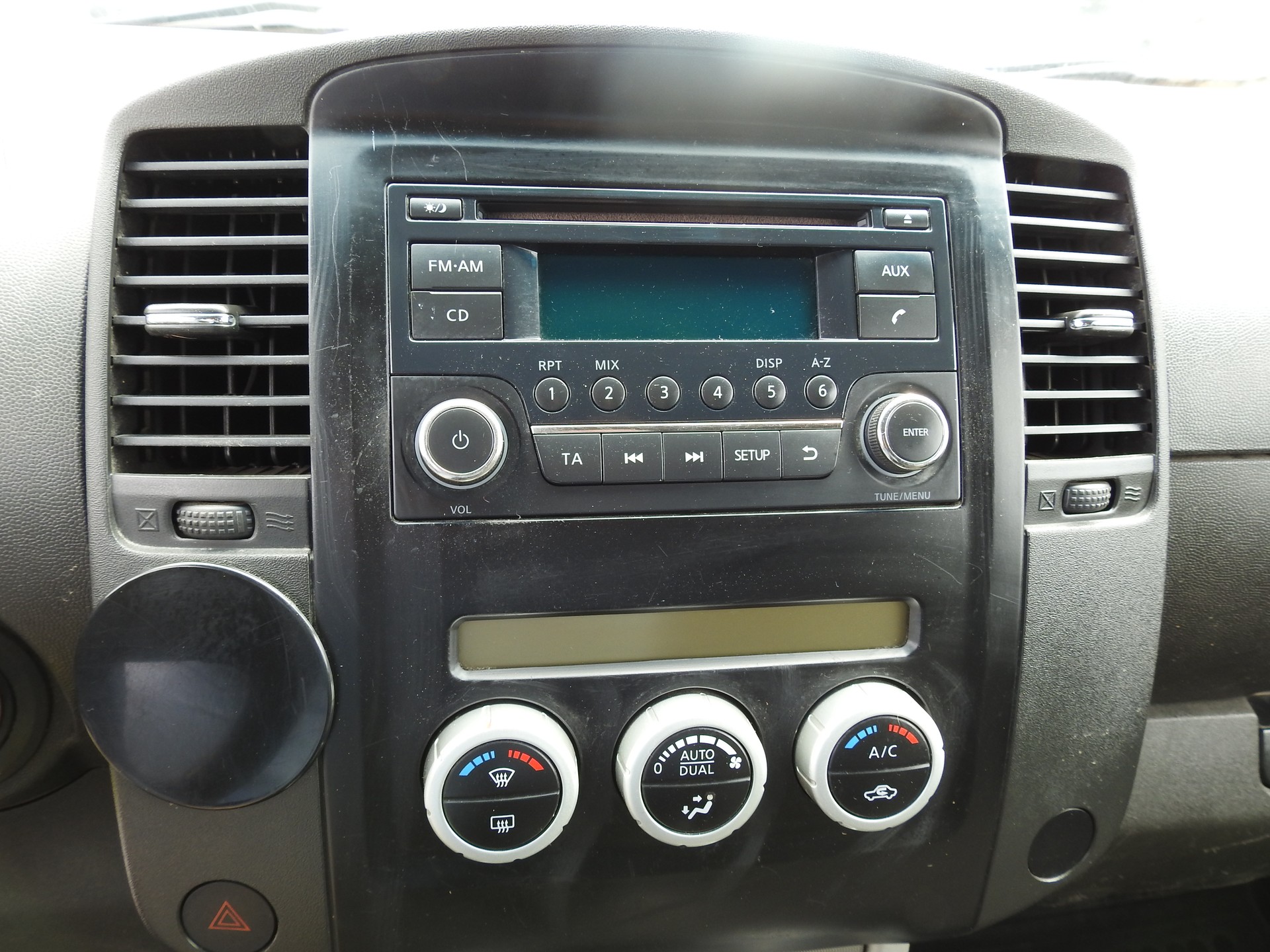 NISSAN Navara King Cab XE 2.5 dCi 4WD-image-21