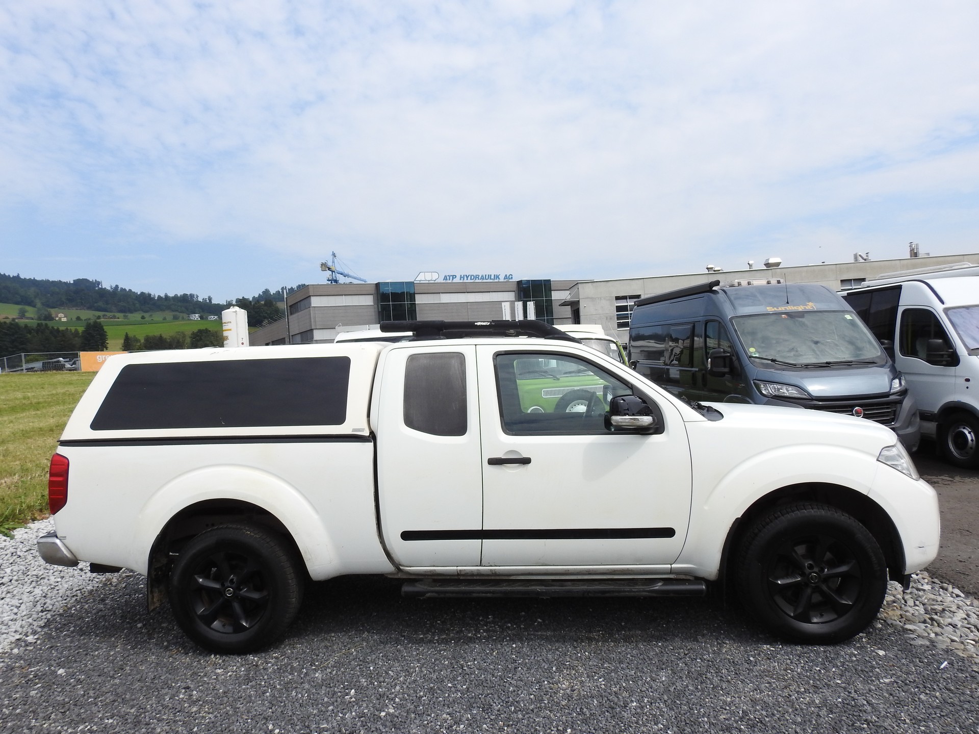 NISSAN Navara King Cab XE 2.5 dCi 4WD-image-7