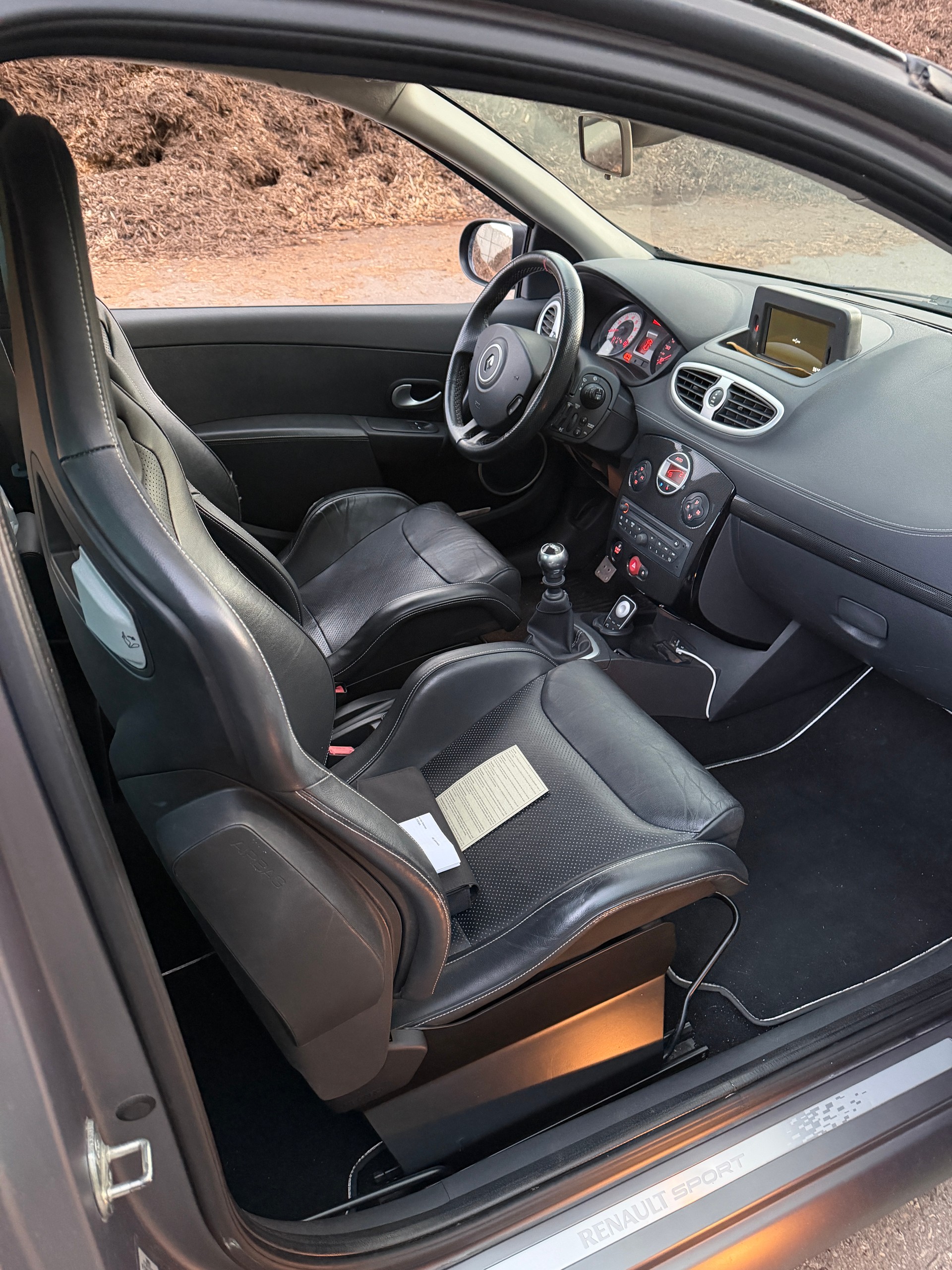 RENAULT Clio 2.0 16V Ange&Démon-image-5