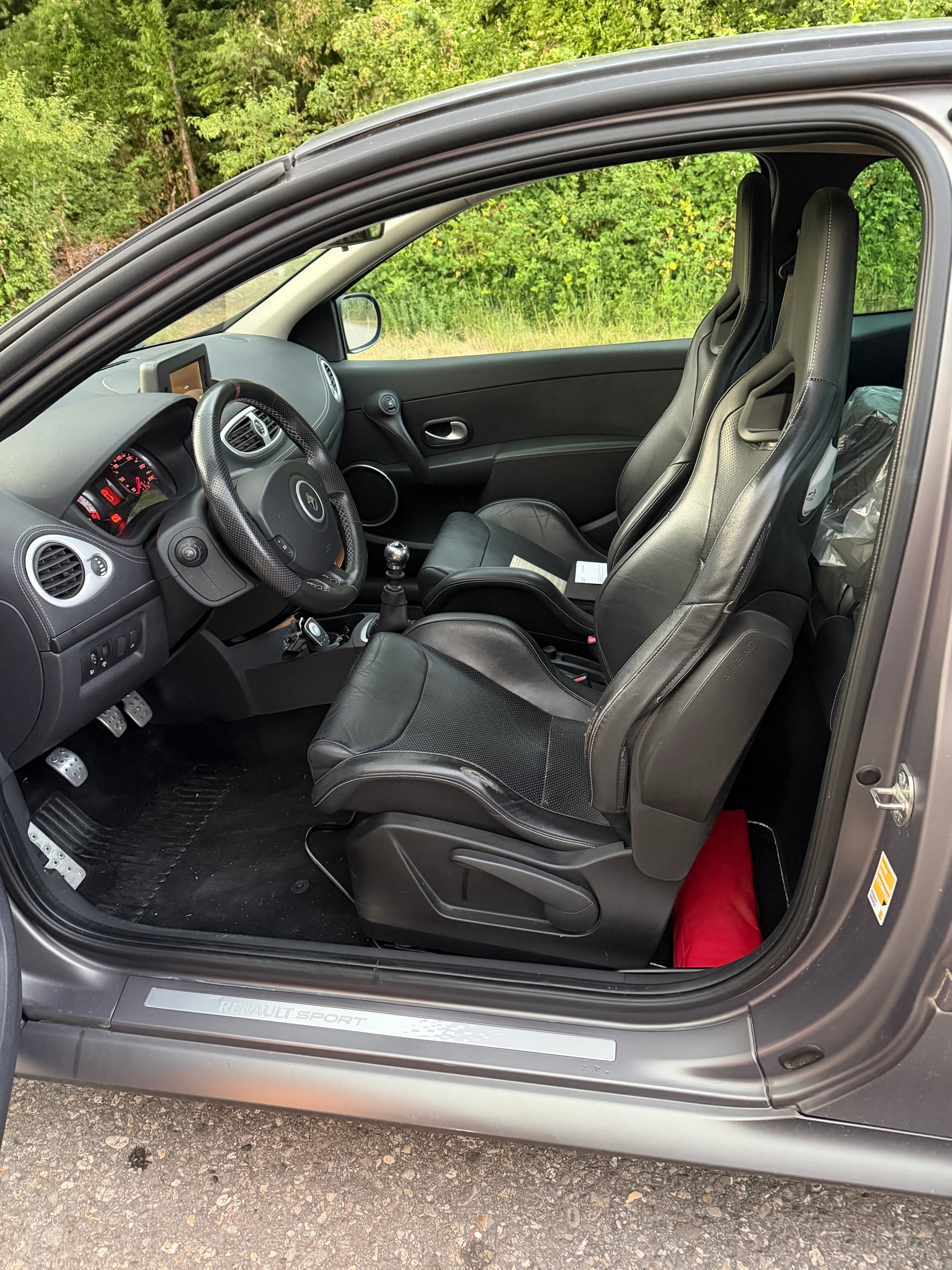 RENAULT Clio 2.0 16V Ange&Démon-image-4