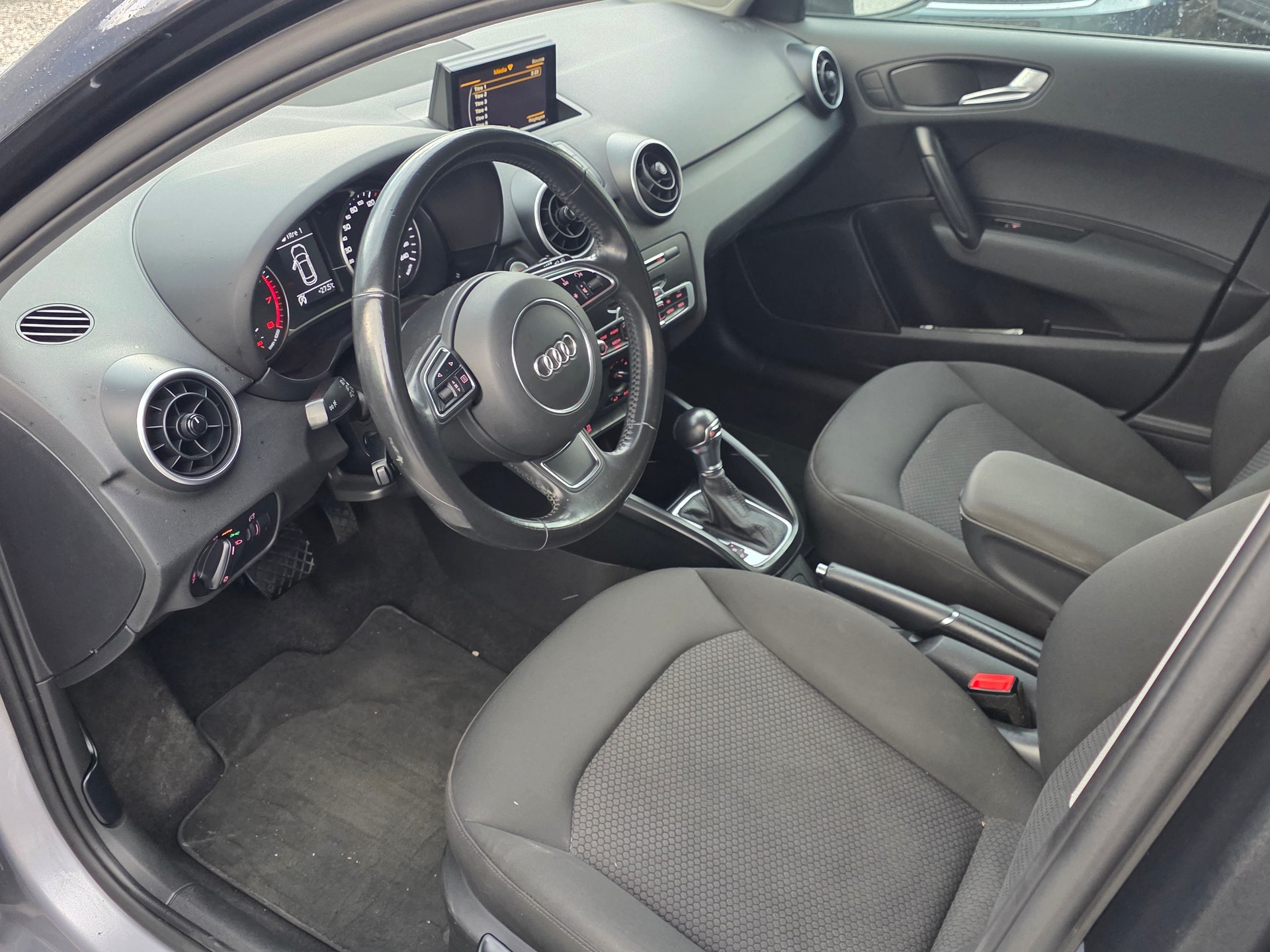 AUDI A1 Sportback 1.4 TFSI S-tronic-image-5