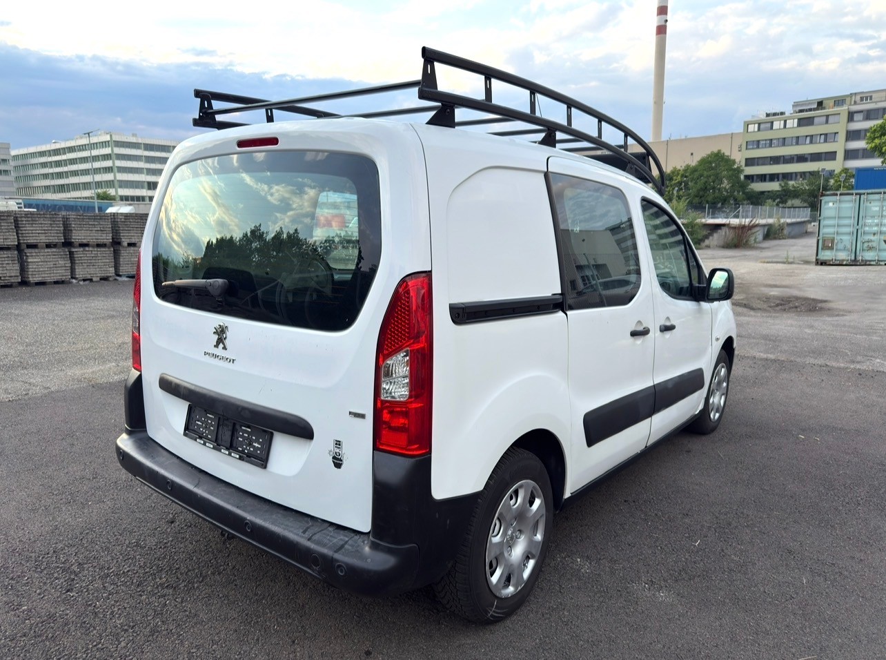 PEUGEOT Partner 1.6 e-HDI Urban Pack-image-6