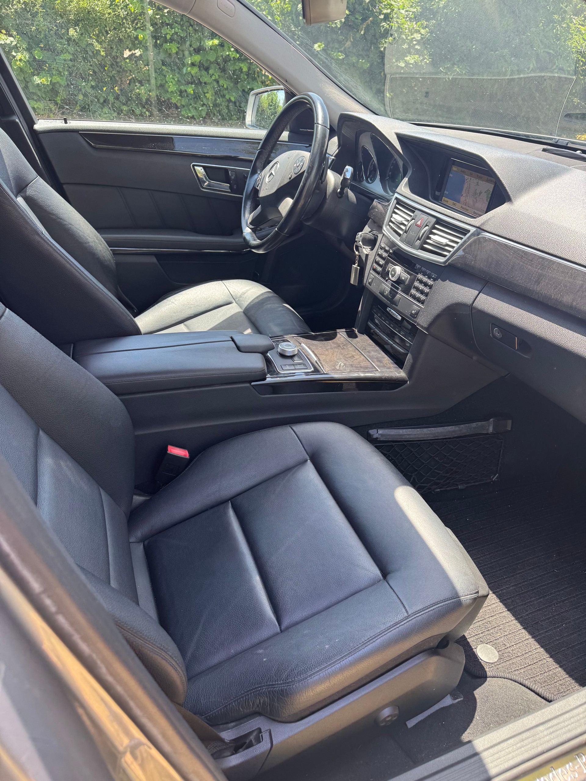 MERCEDES-BENZ E 350 Avantgarde 4Matic 7G-Tronic-image-5