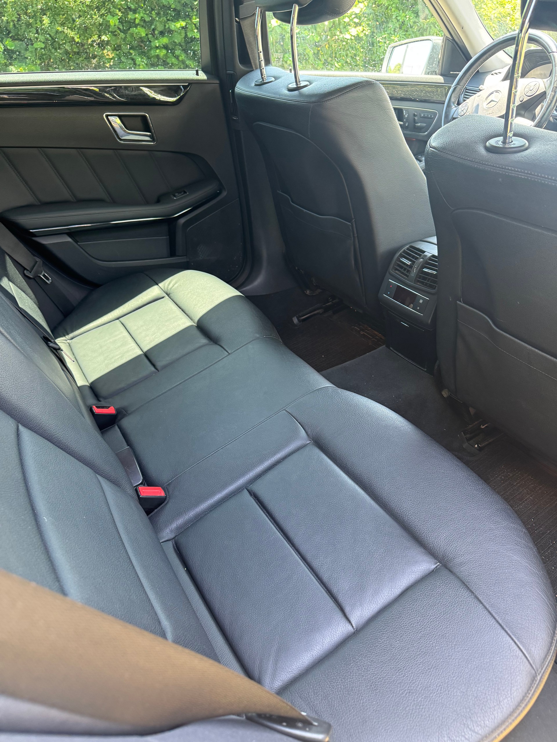 MERCEDES-BENZ E 350 Avantgarde 4Matic 7G-Tronic-image-6
