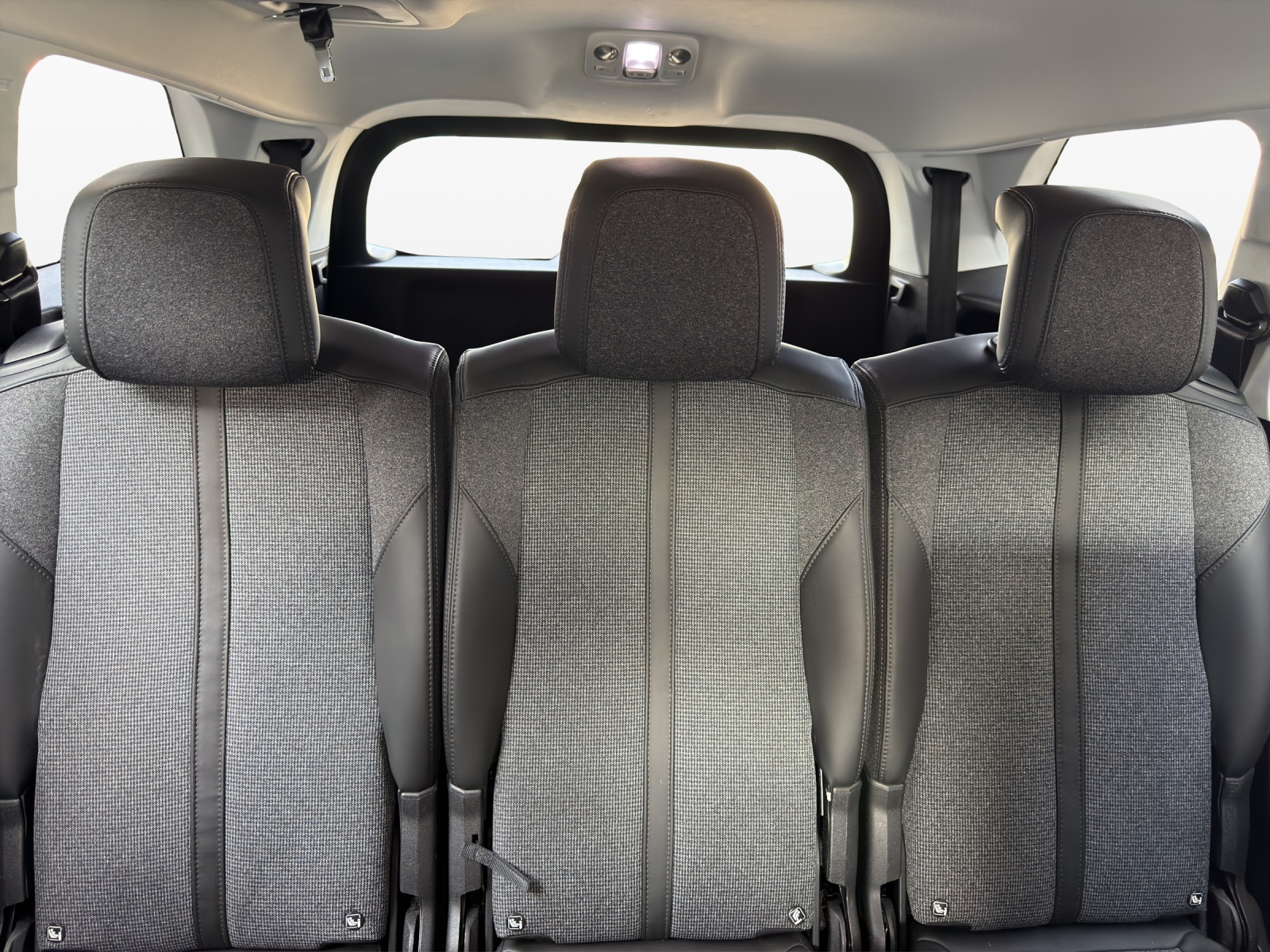 PEUGEOT 5008 1.6 THP Allure EAT-image-17