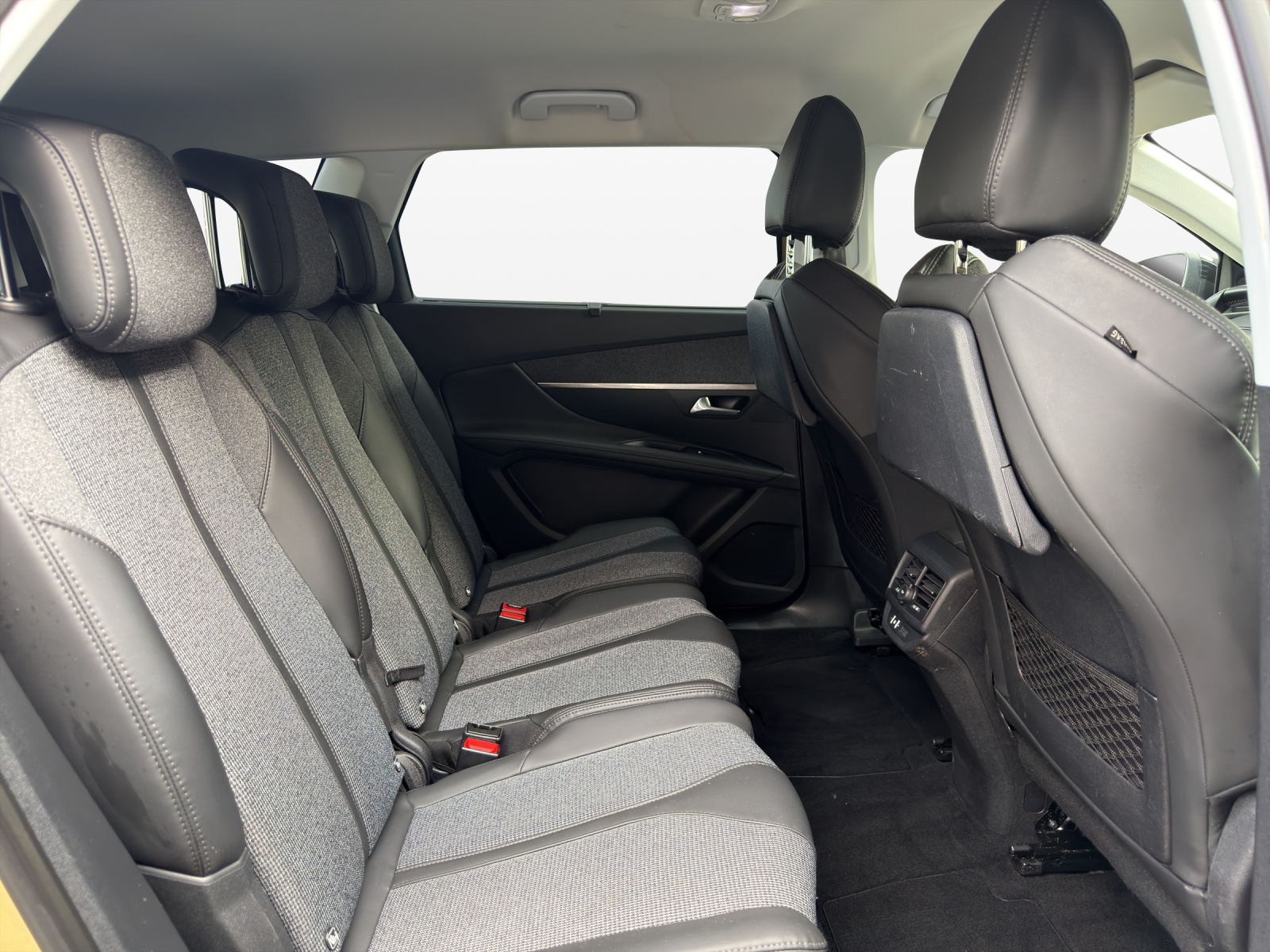 PEUGEOT 5008 1.6 THP Allure EAT-image-18